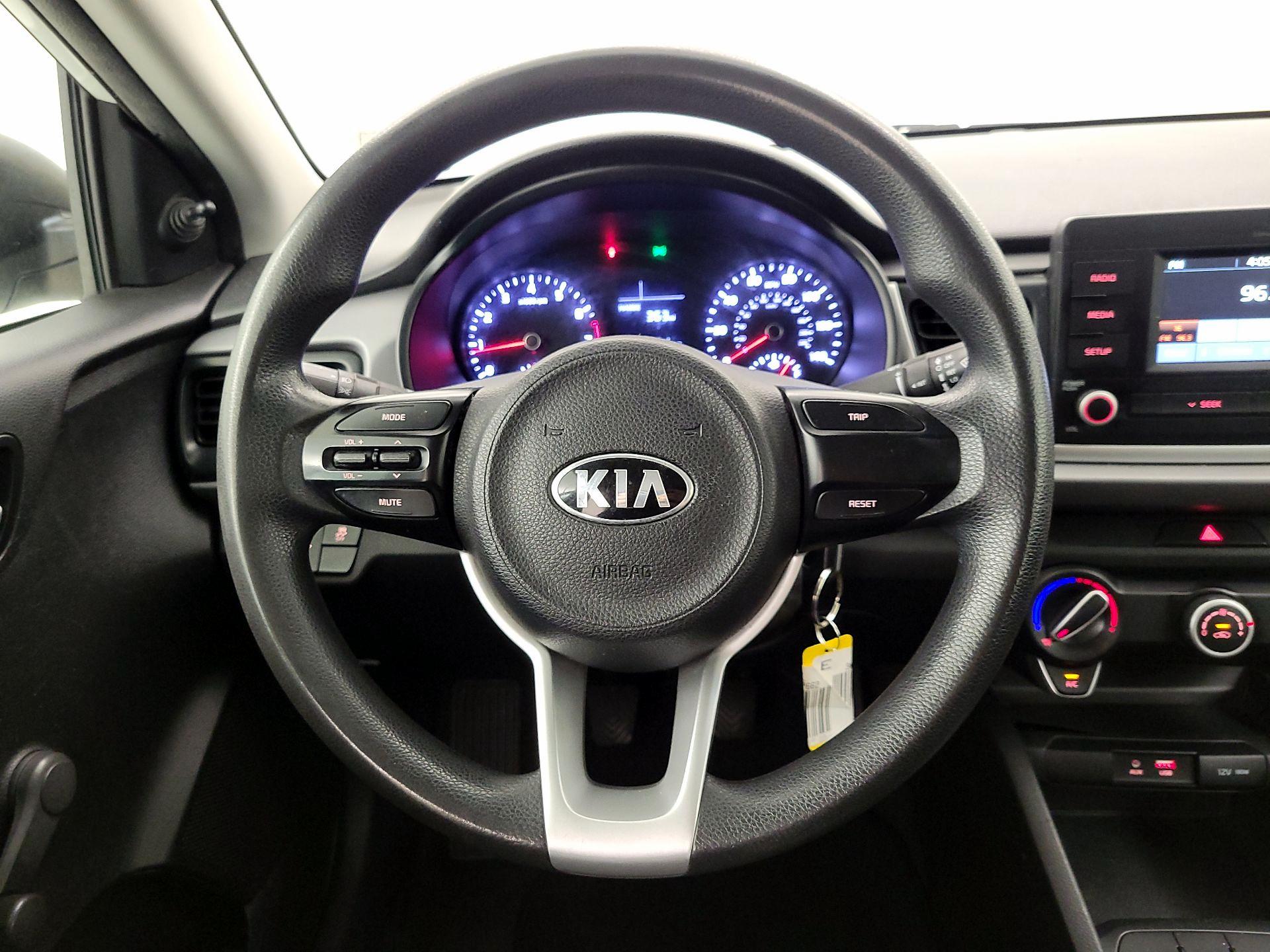 Thumbnail: 2018 Kia Rio - 10