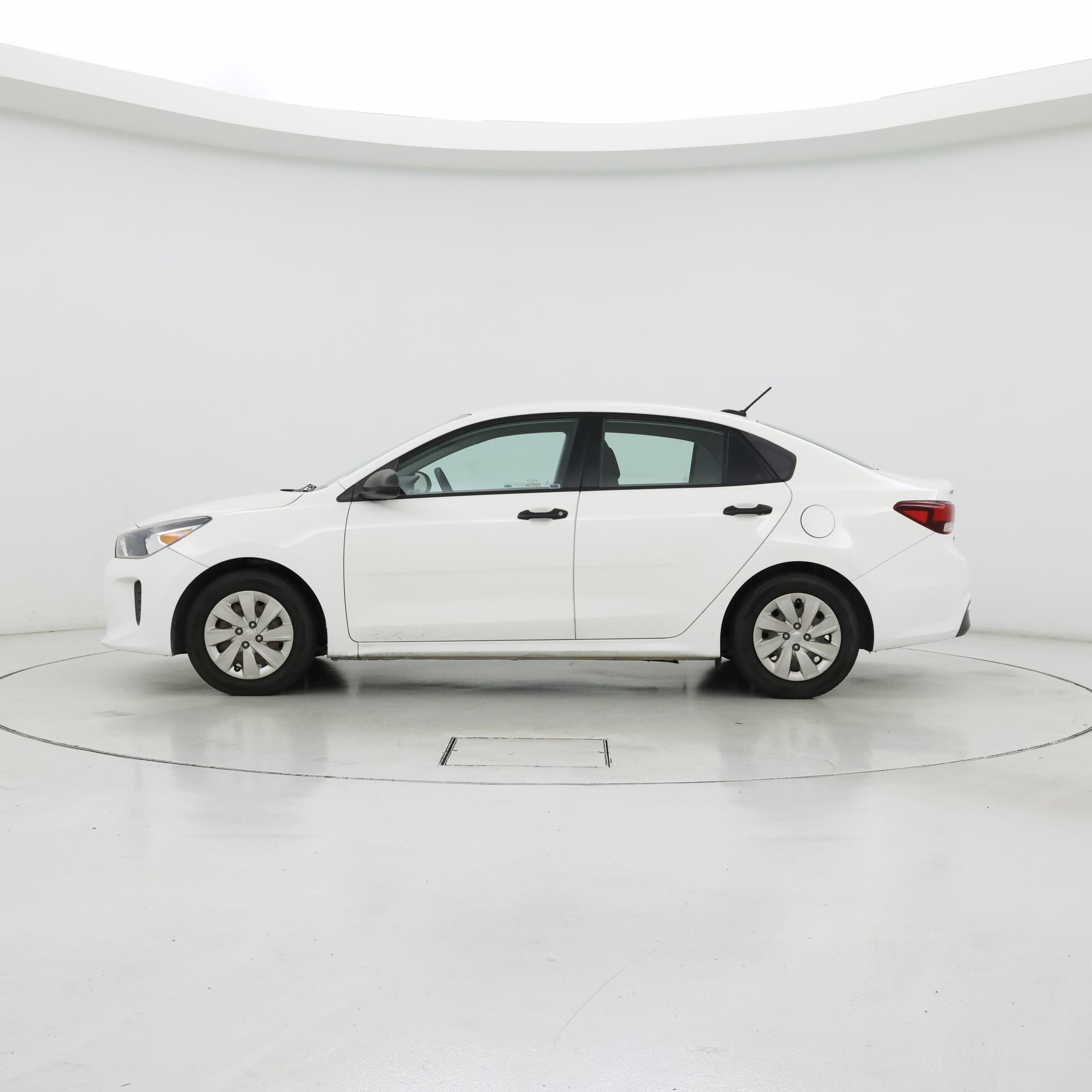 Thumbnail: 2018 Kia Rio - 3
