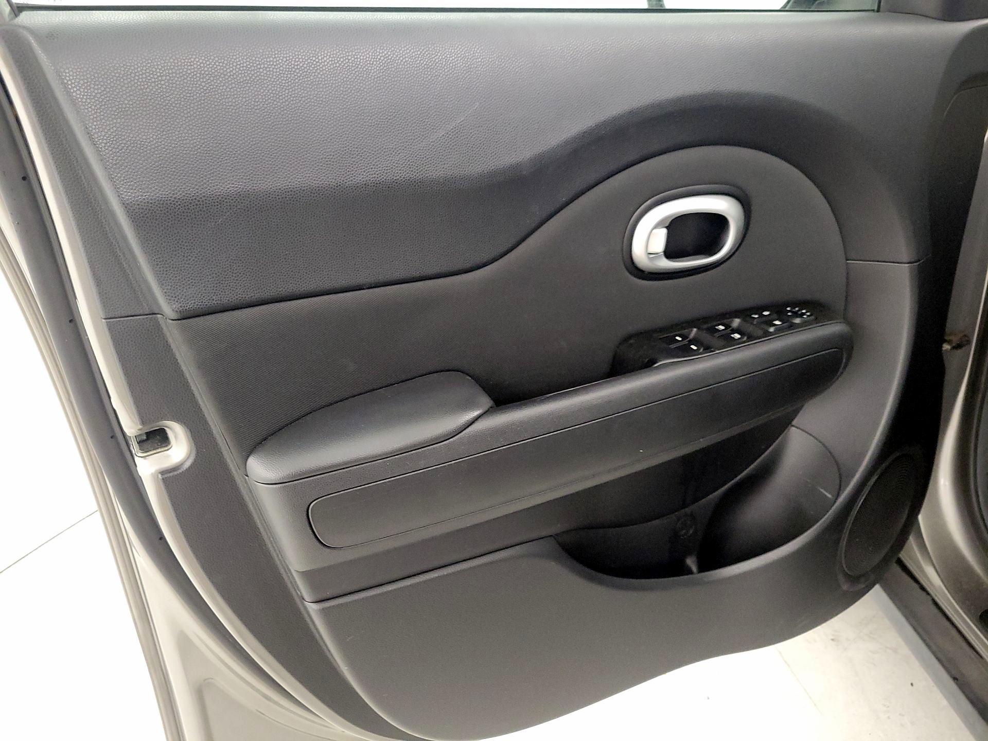 Thumbnail: 2014 Kia Soul - 12