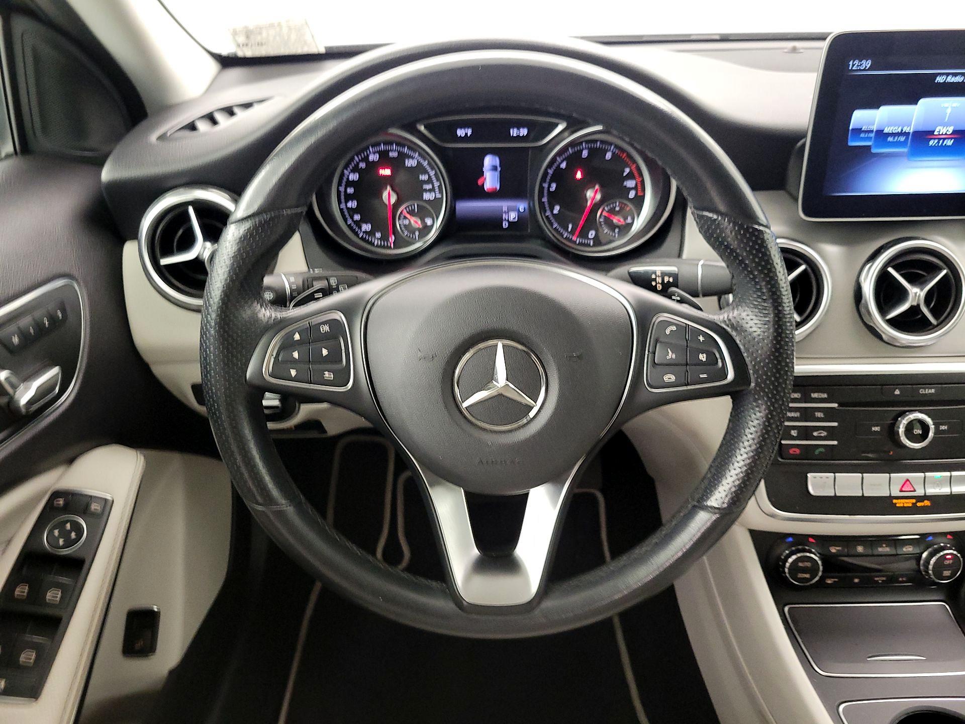 Thumbnail: 2020 Mercedes-Benz GLA - 10