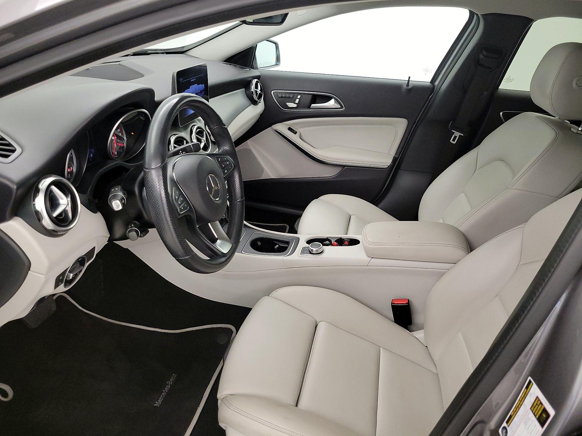 Thumbnail: 2020 Mercedes-Benz GLA - 11