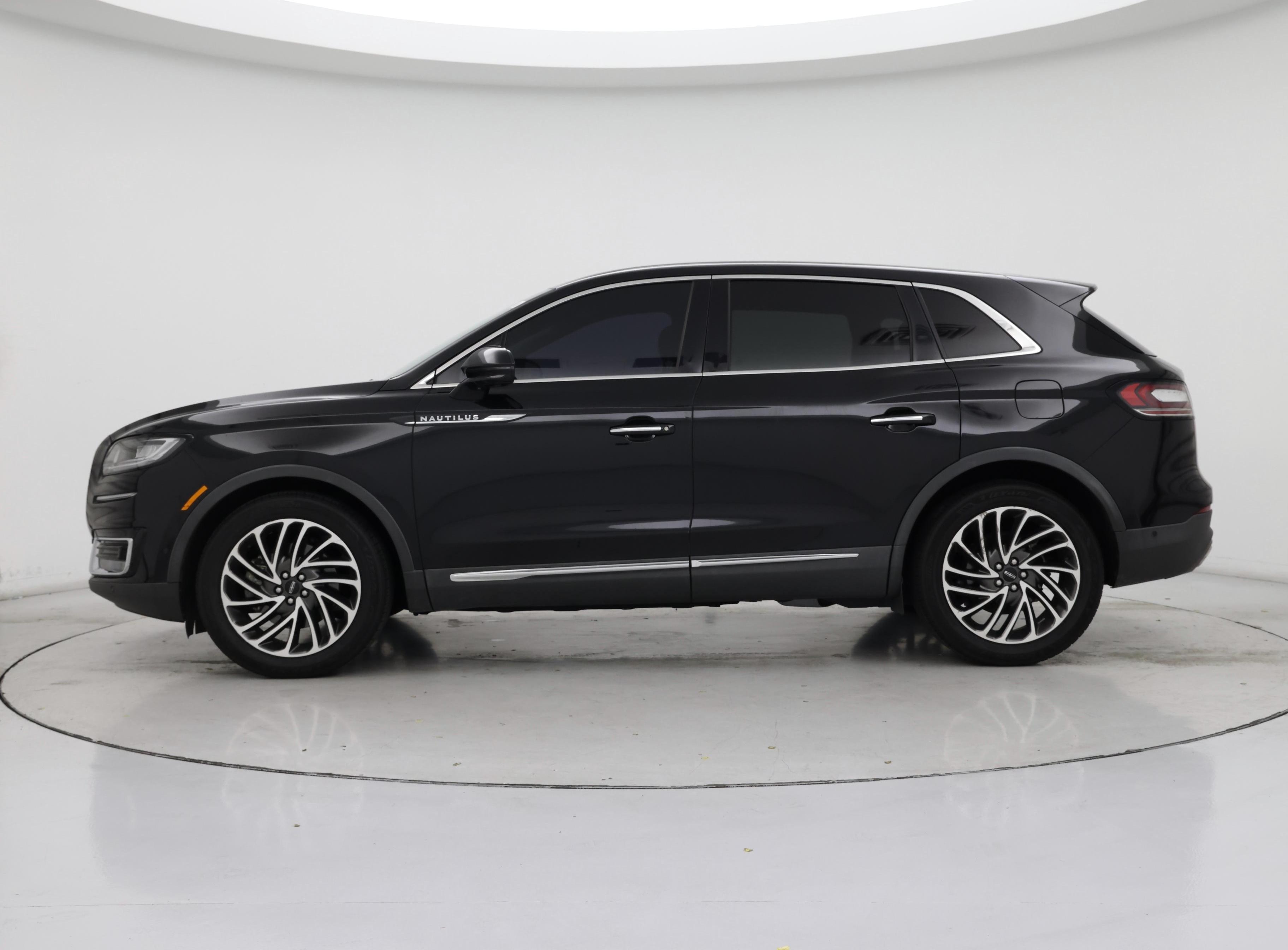 Thumbnail: 2020 Lincoln Nautilus - 3