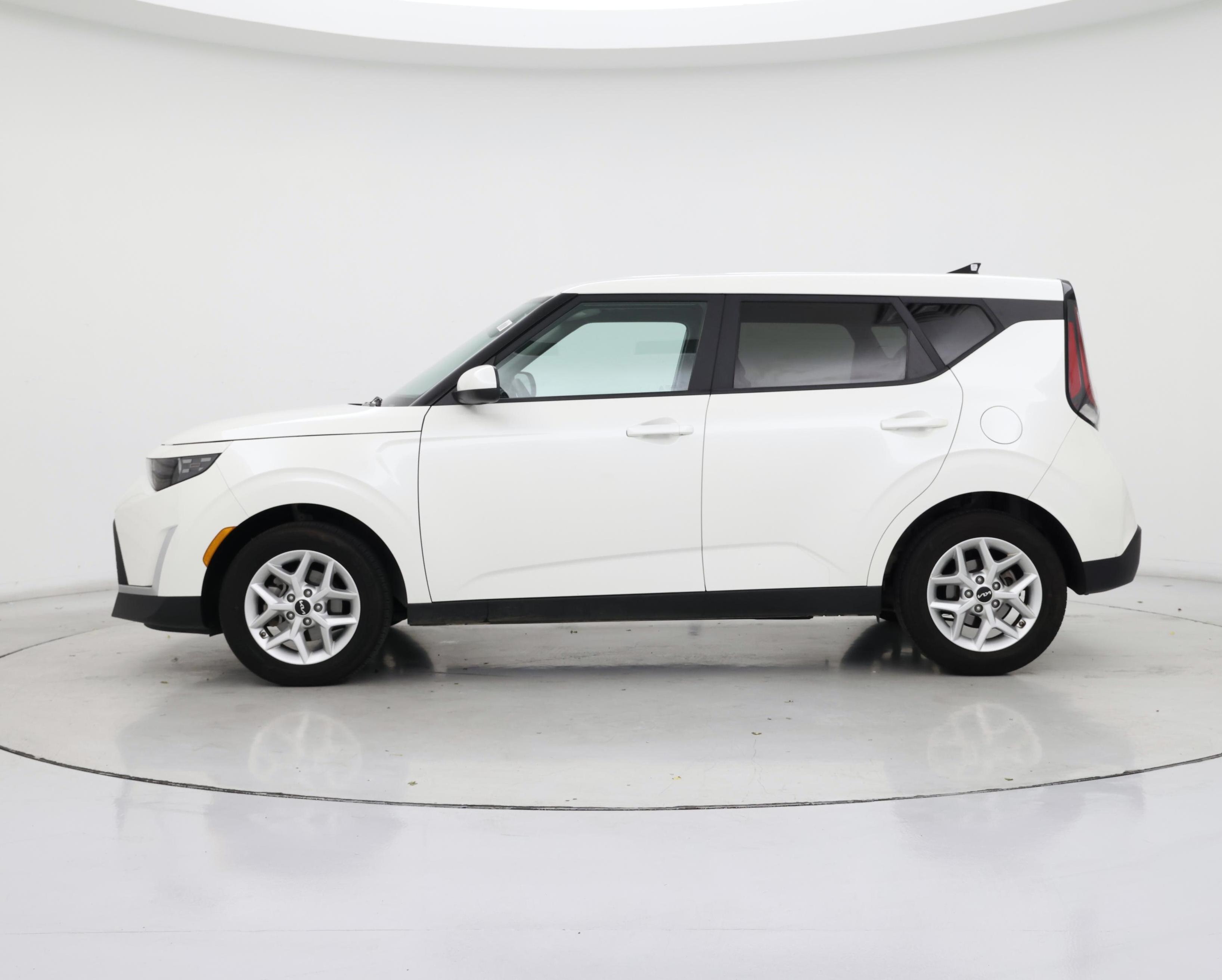 Thumbnail: 2023 Kia Soul - 3