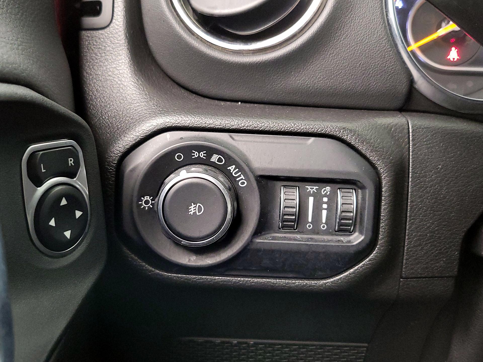 Thumbnail: 2021 Jeep Wrangler - 13