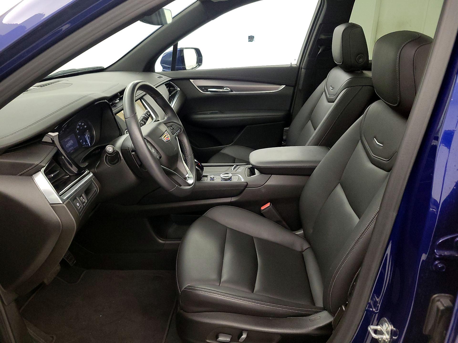 Thumbnail: 2023 Cadillac XT6 - 11