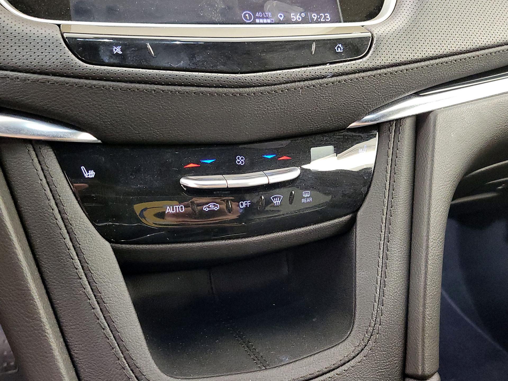 Thumbnail: 2023 Cadillac XT6 - 16
