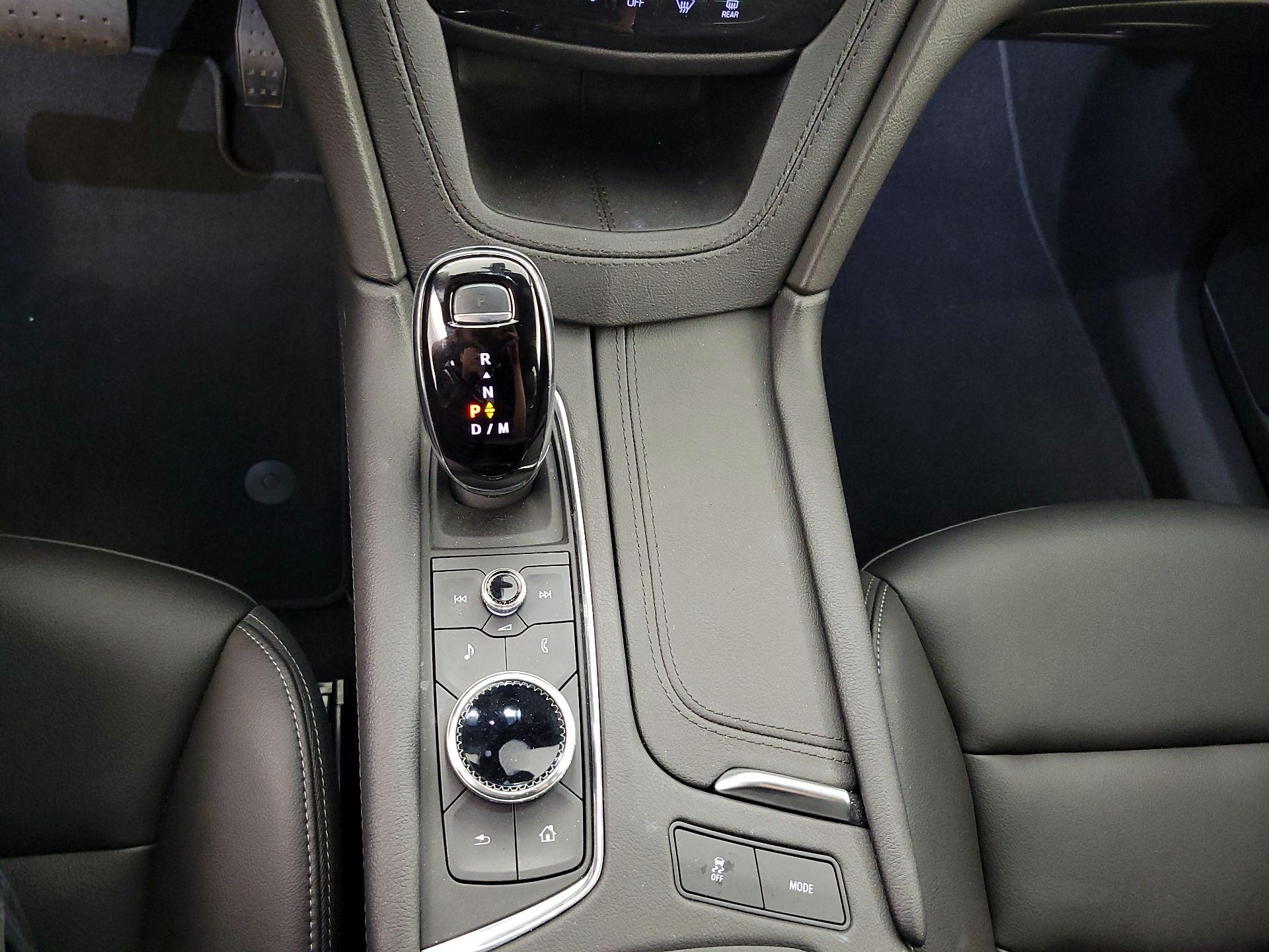 Thumbnail: 2023 Cadillac XT6 - 17