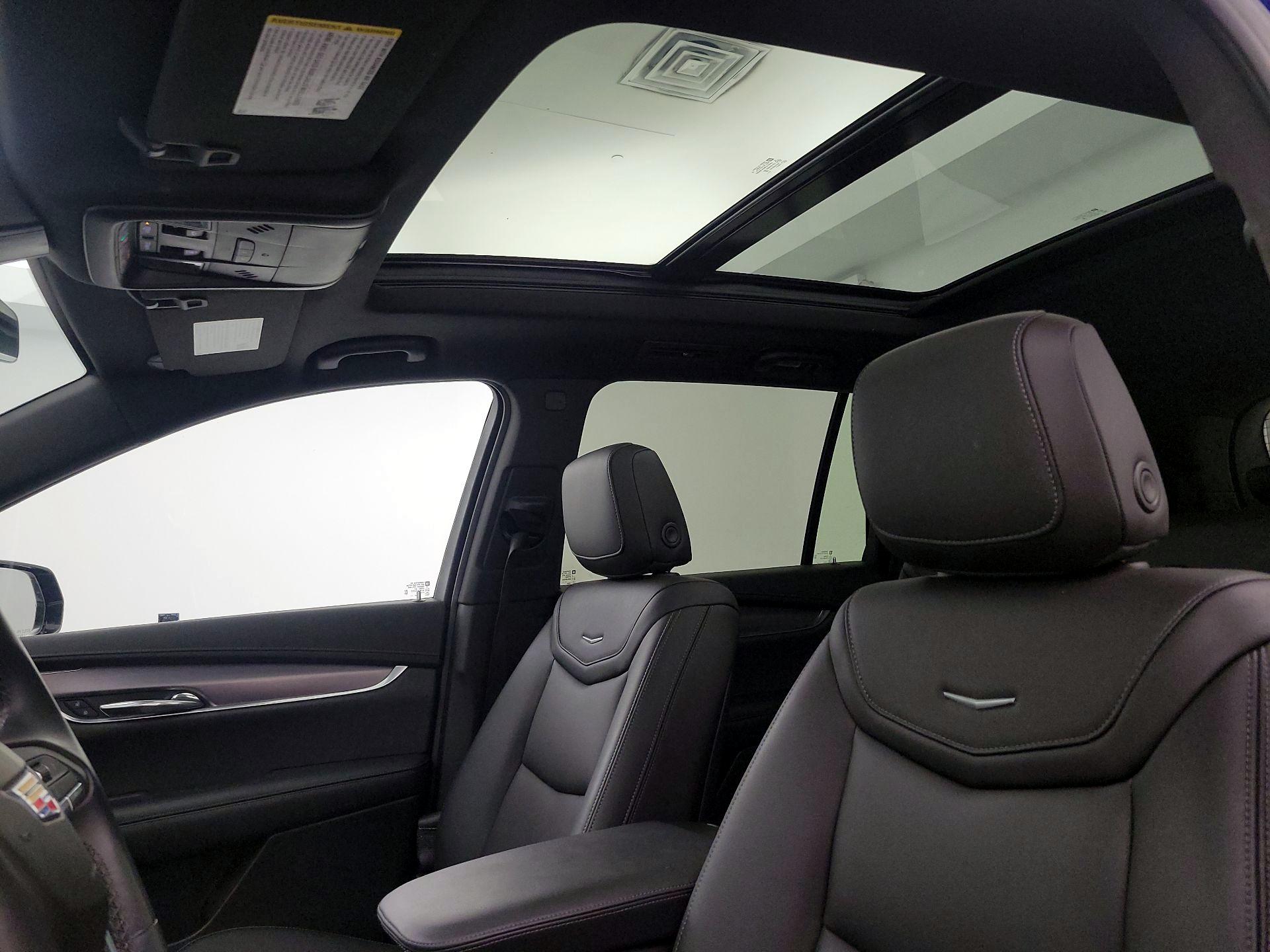 Thumbnail: 2023 Cadillac XT6 - 18