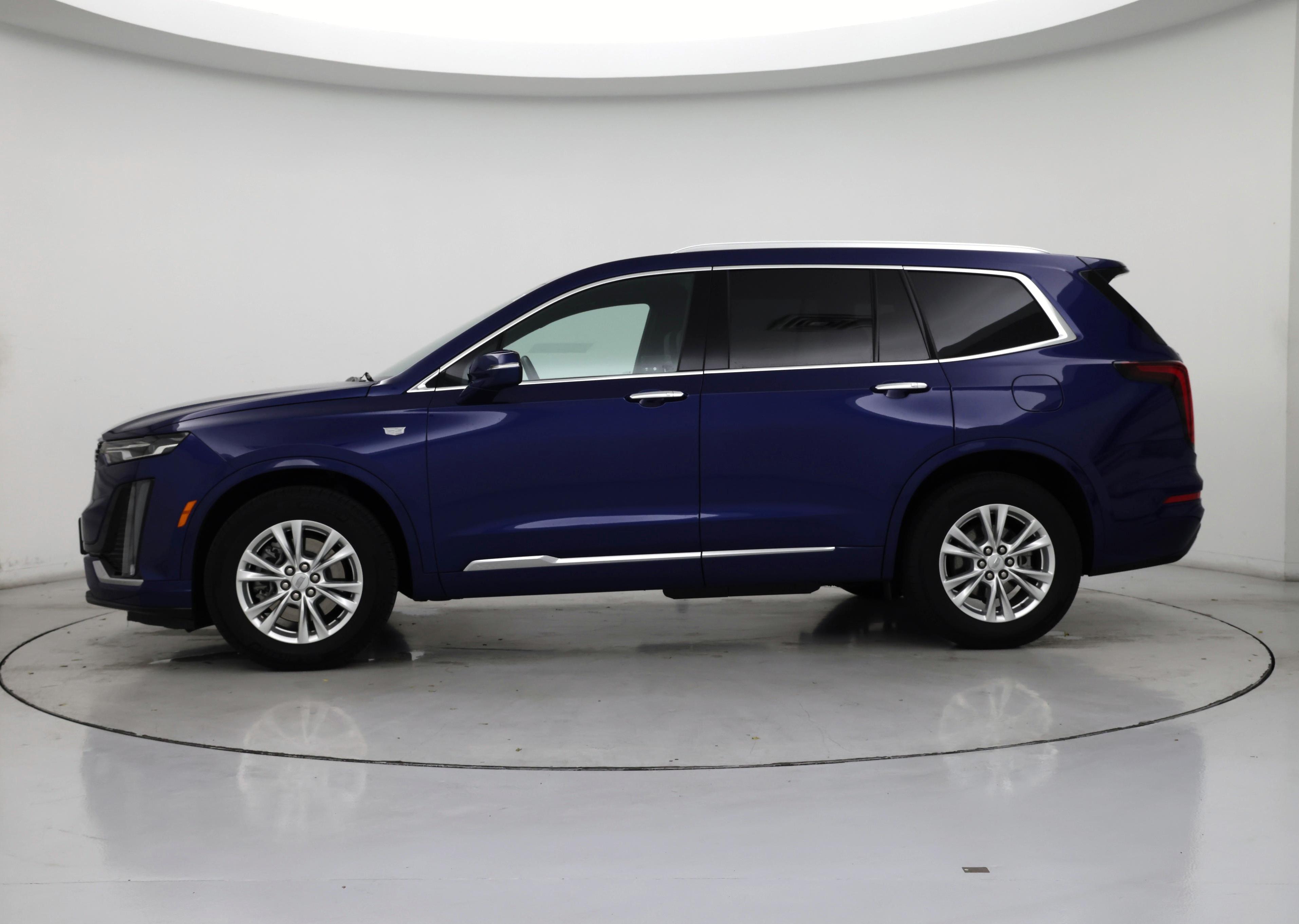Thumbnail: 2023 Cadillac XT6 - 3