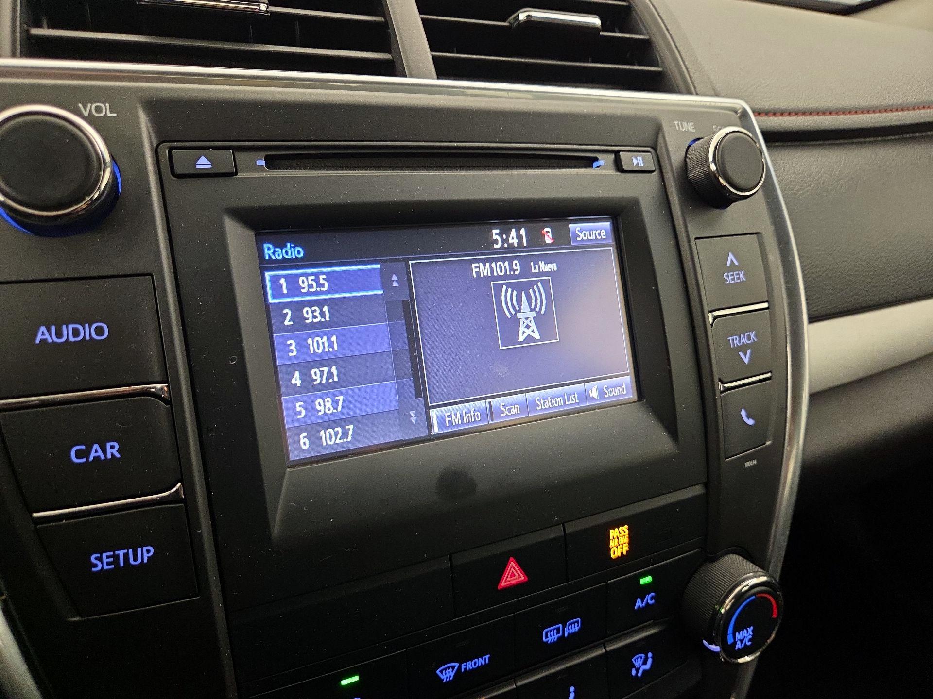 Thumbnail: 2017 Toyota Camry - 15