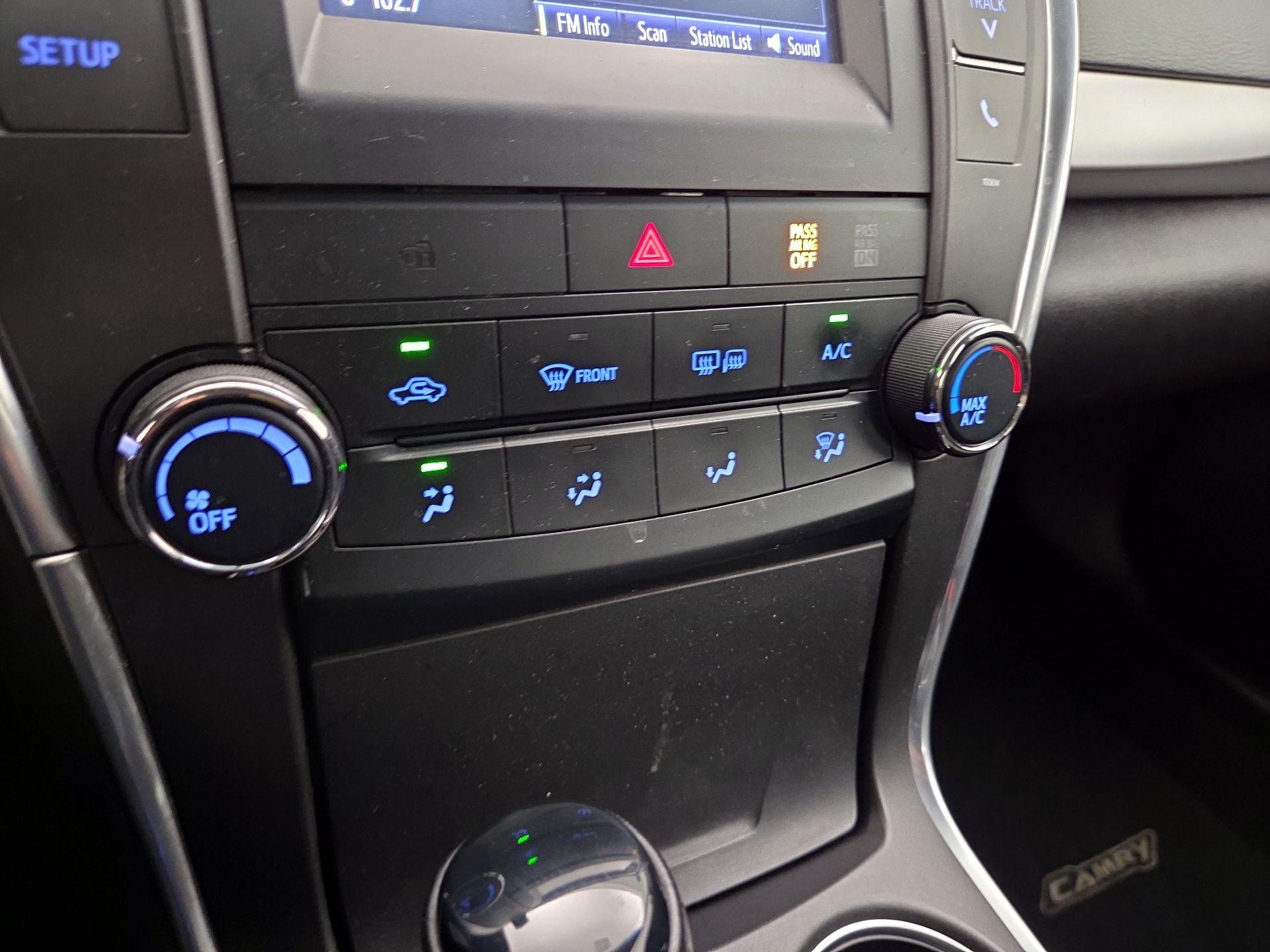 Thumbnail: 2017 Toyota Camry - 16