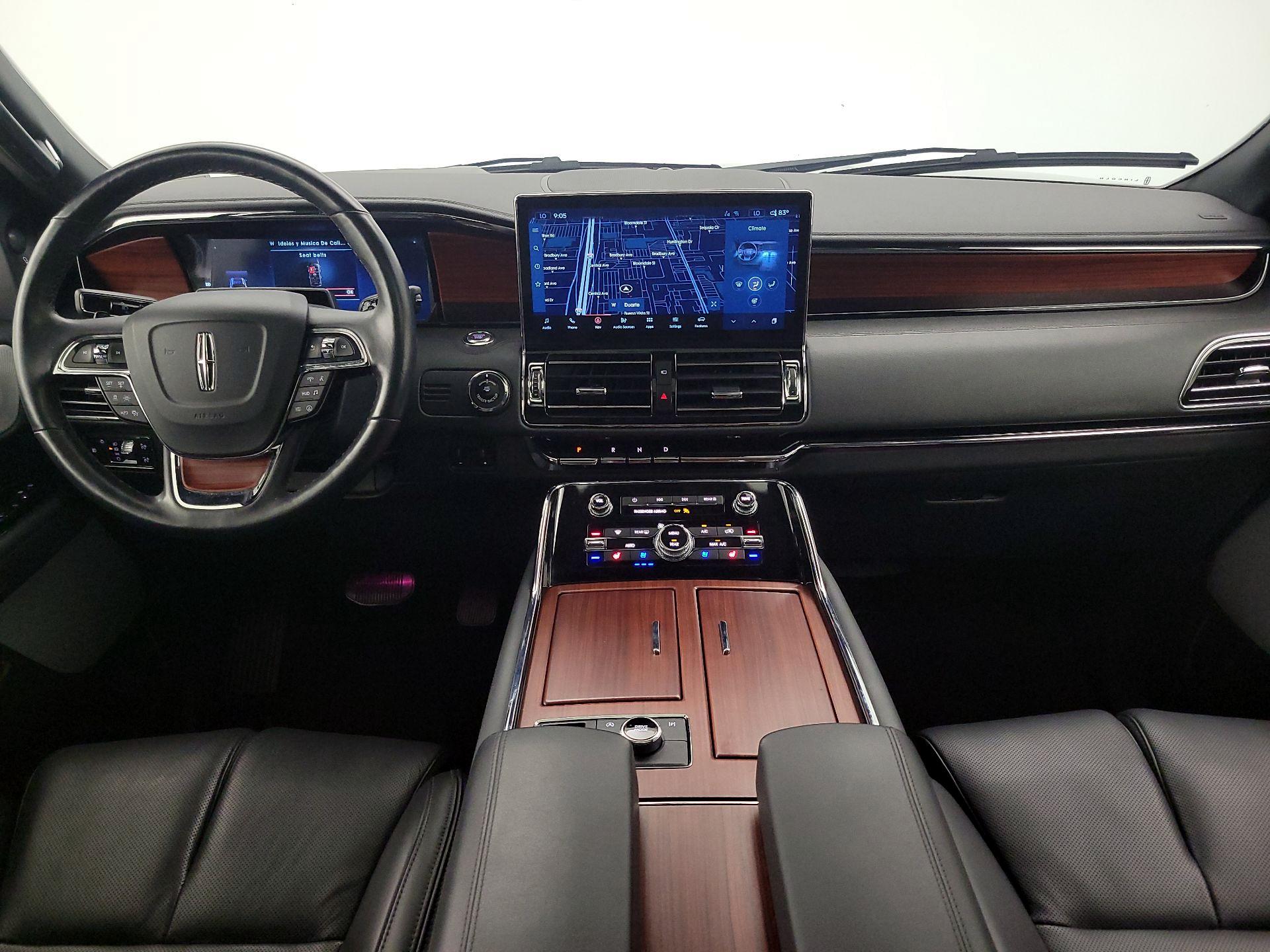 Thumbnail: 2023 Lincoln Navigator - 9
