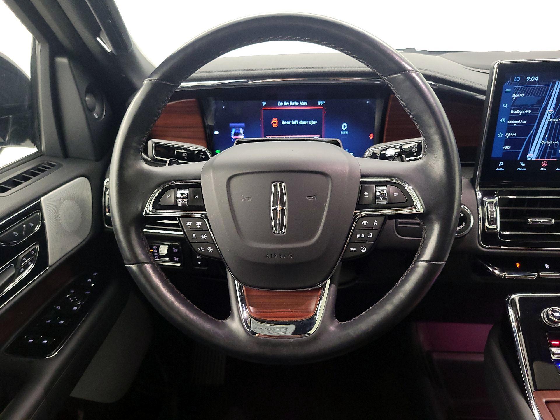 Thumbnail: 2023 Lincoln Navigator - 10