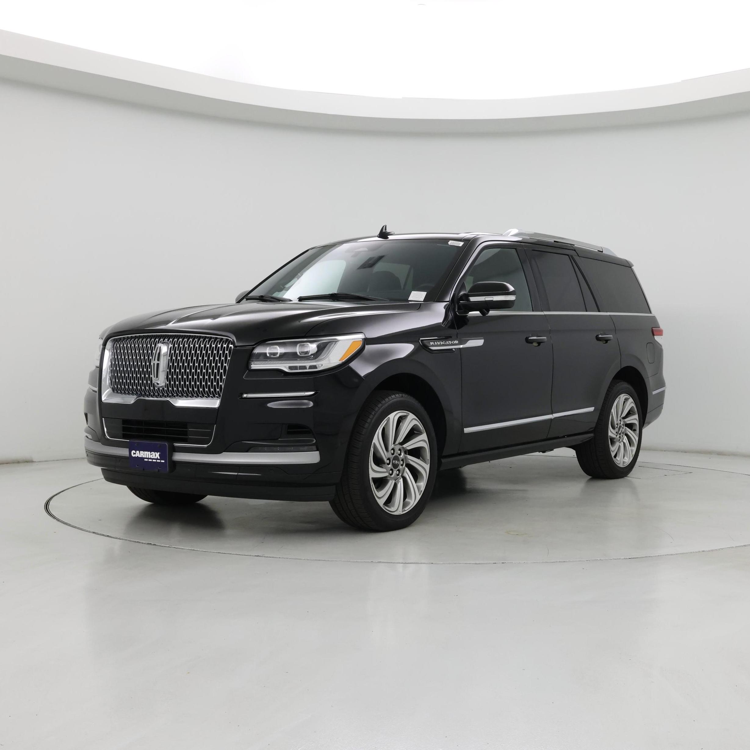 Thumbnail: 2023 Lincoln Navigator - 4
