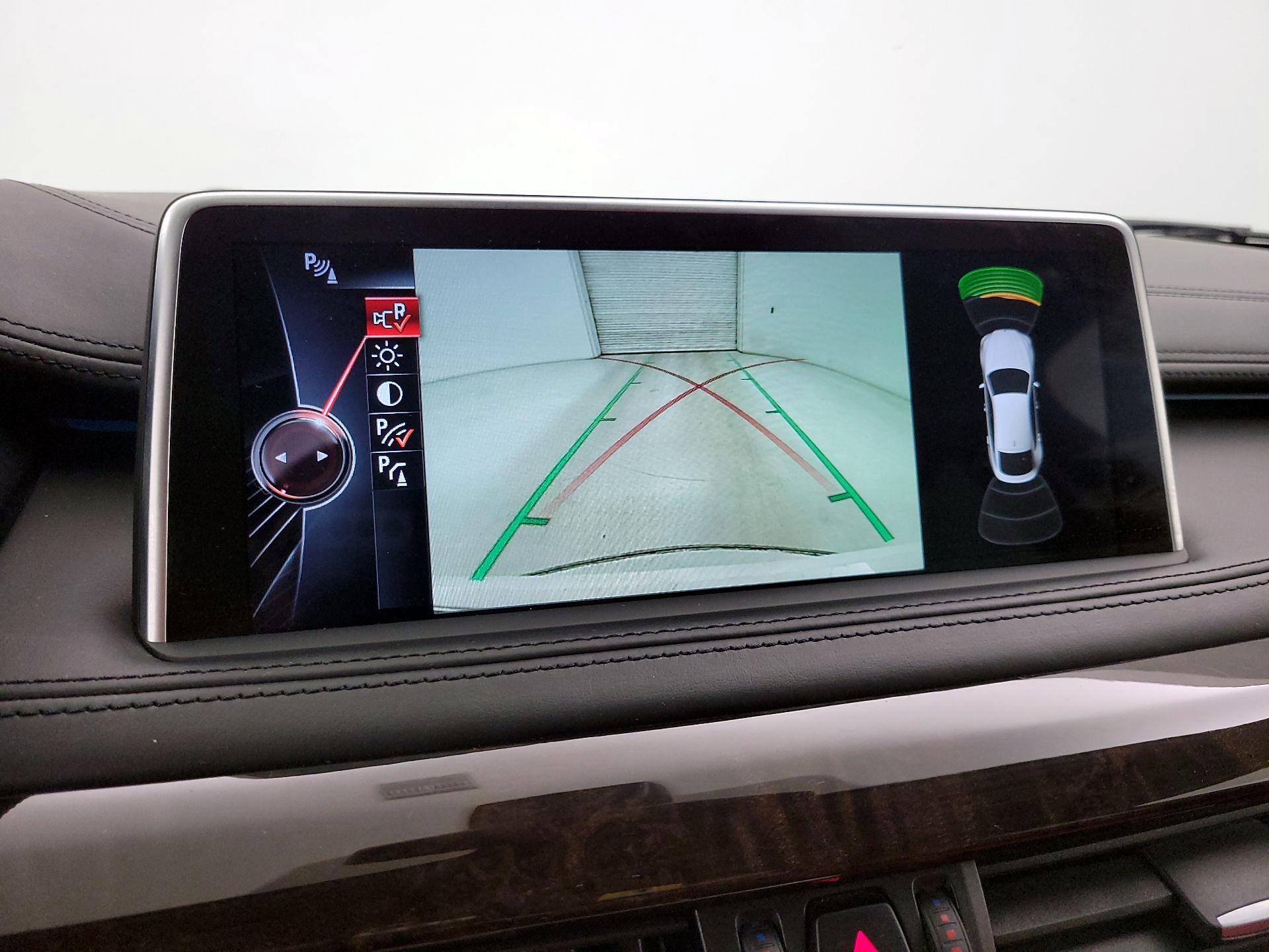 Thumbnail: 2015 BMW X6 - 15
