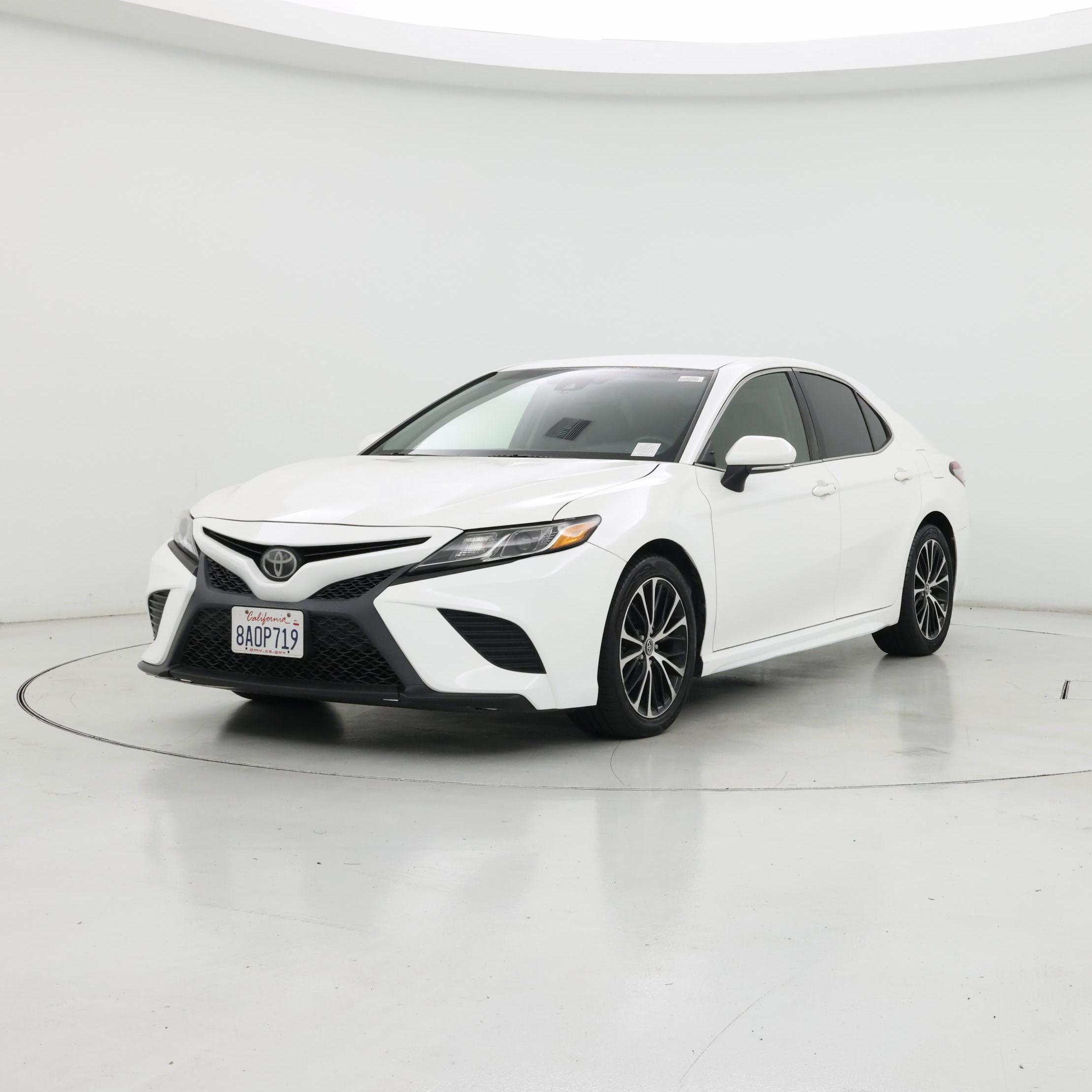 Thumbnail: 2018 Toyota Camry - 4