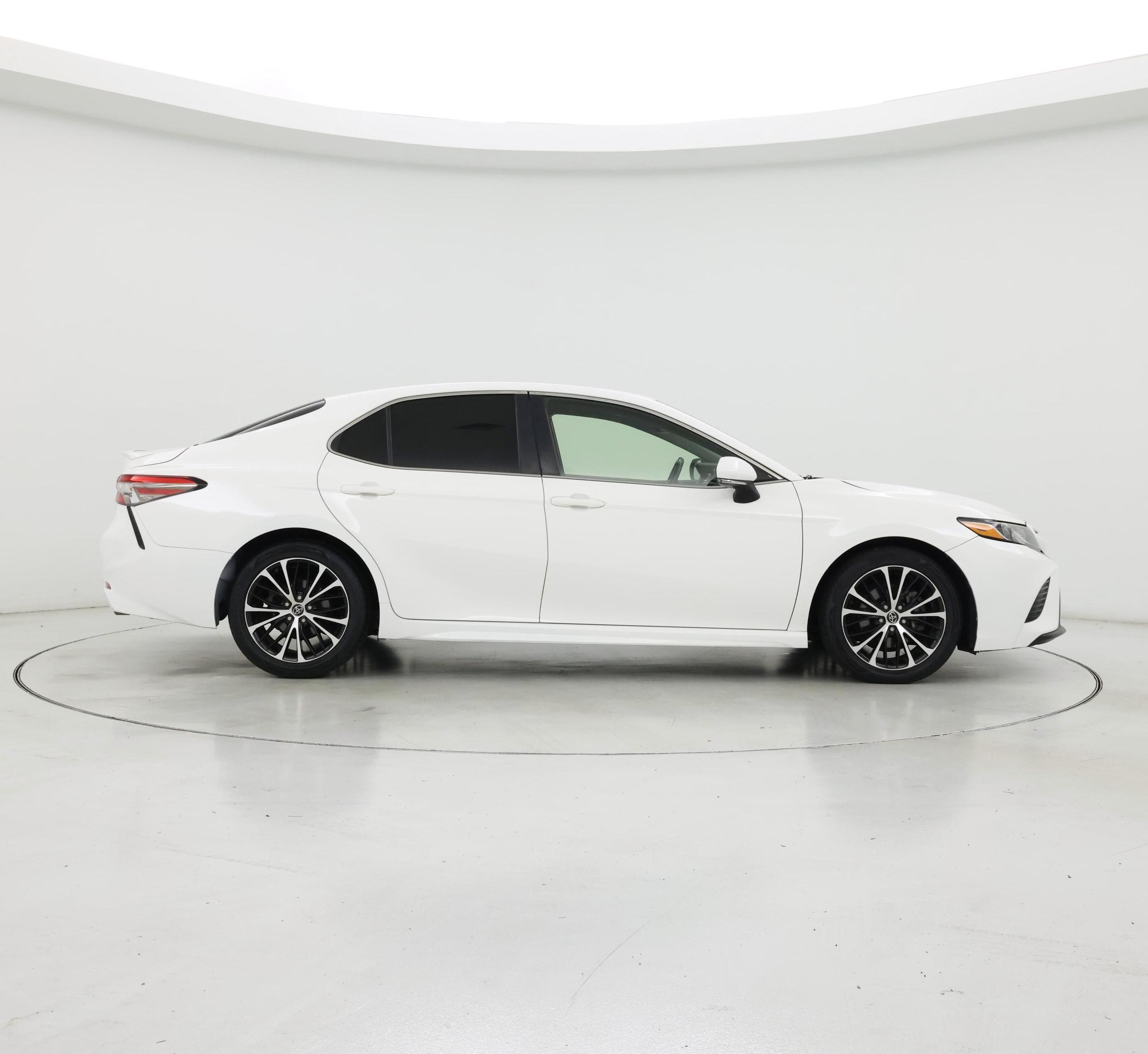 Thumbnail: 2018 Toyota Camry - 7