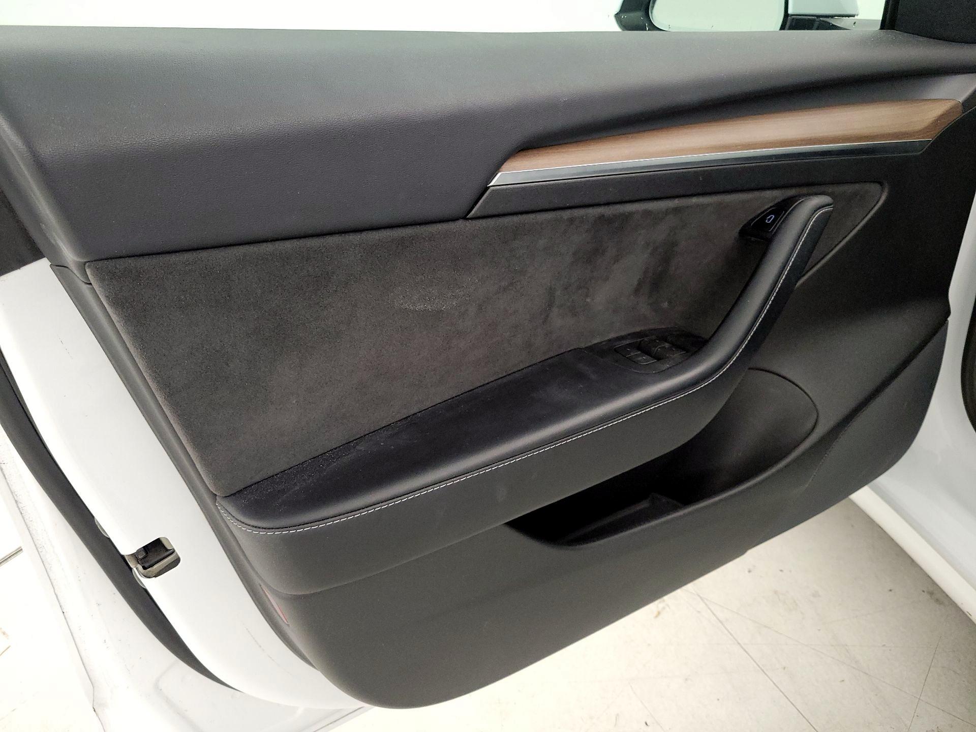 Thumbnail: 2021 Tesla Model 3 - 12