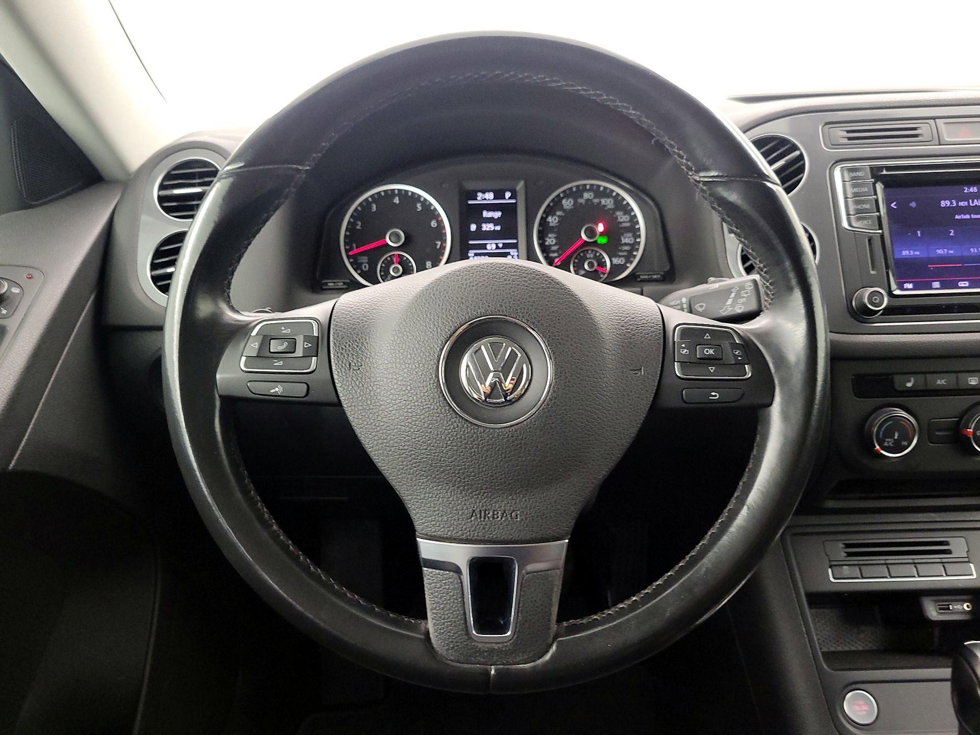 Thumbnail: 2017 Volkswagen Tiguan - 10