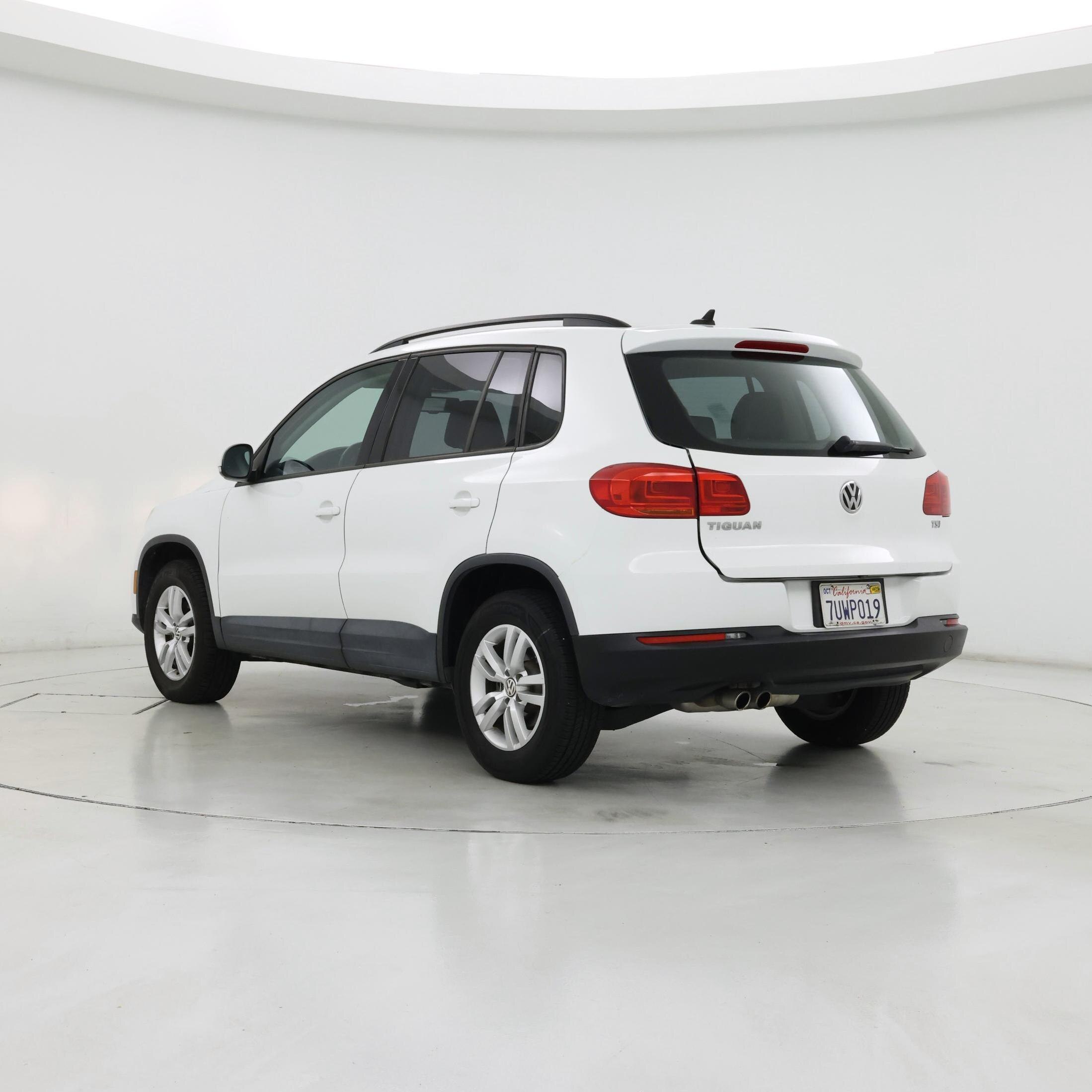 Thumbnail: 2017 Volkswagen Tiguan - 2