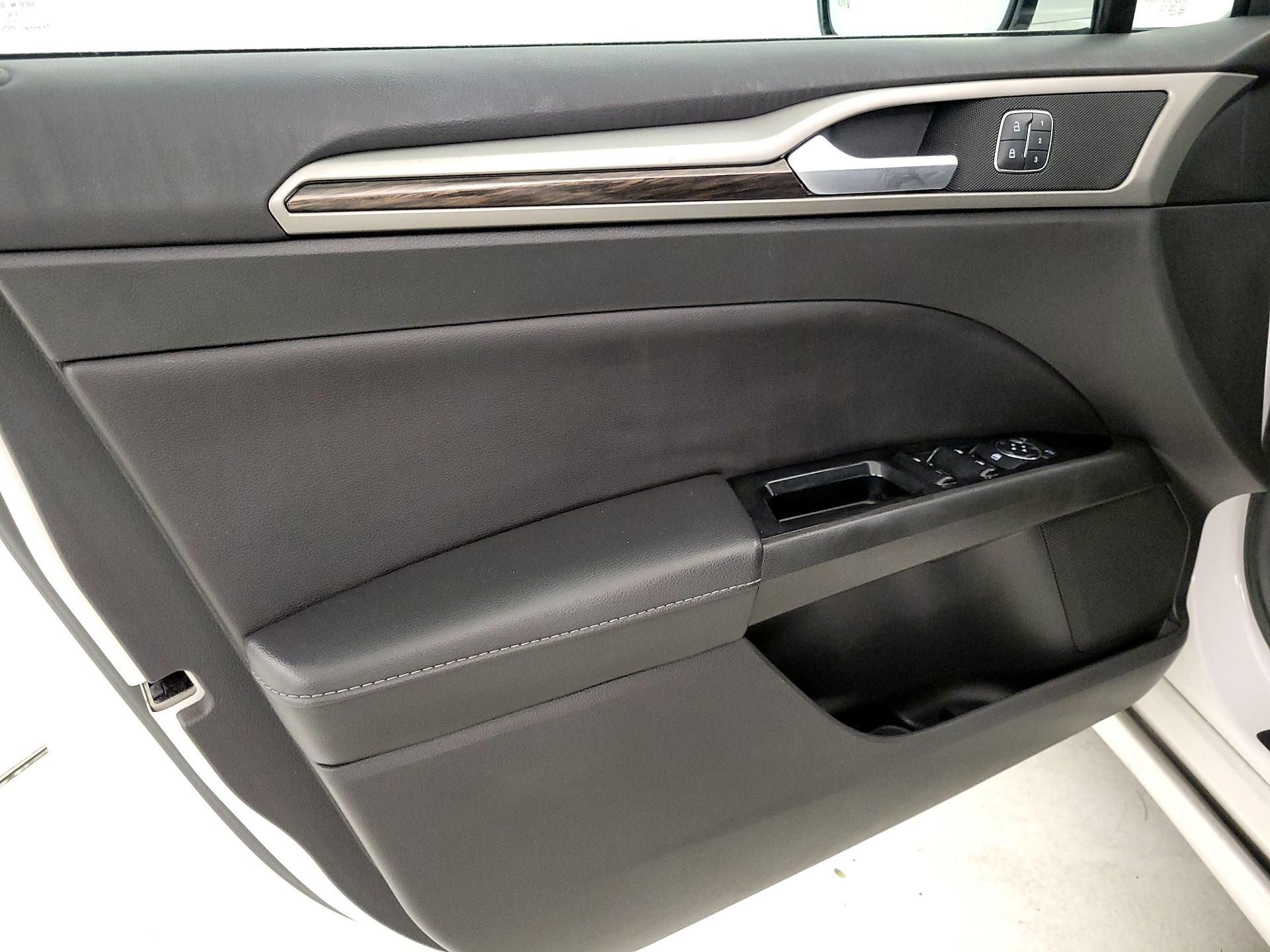 Thumbnail: 2014 Ford Fusion - 12