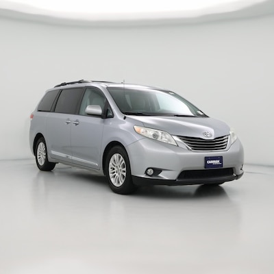 Silver 2014 Toyota Sienna XLE