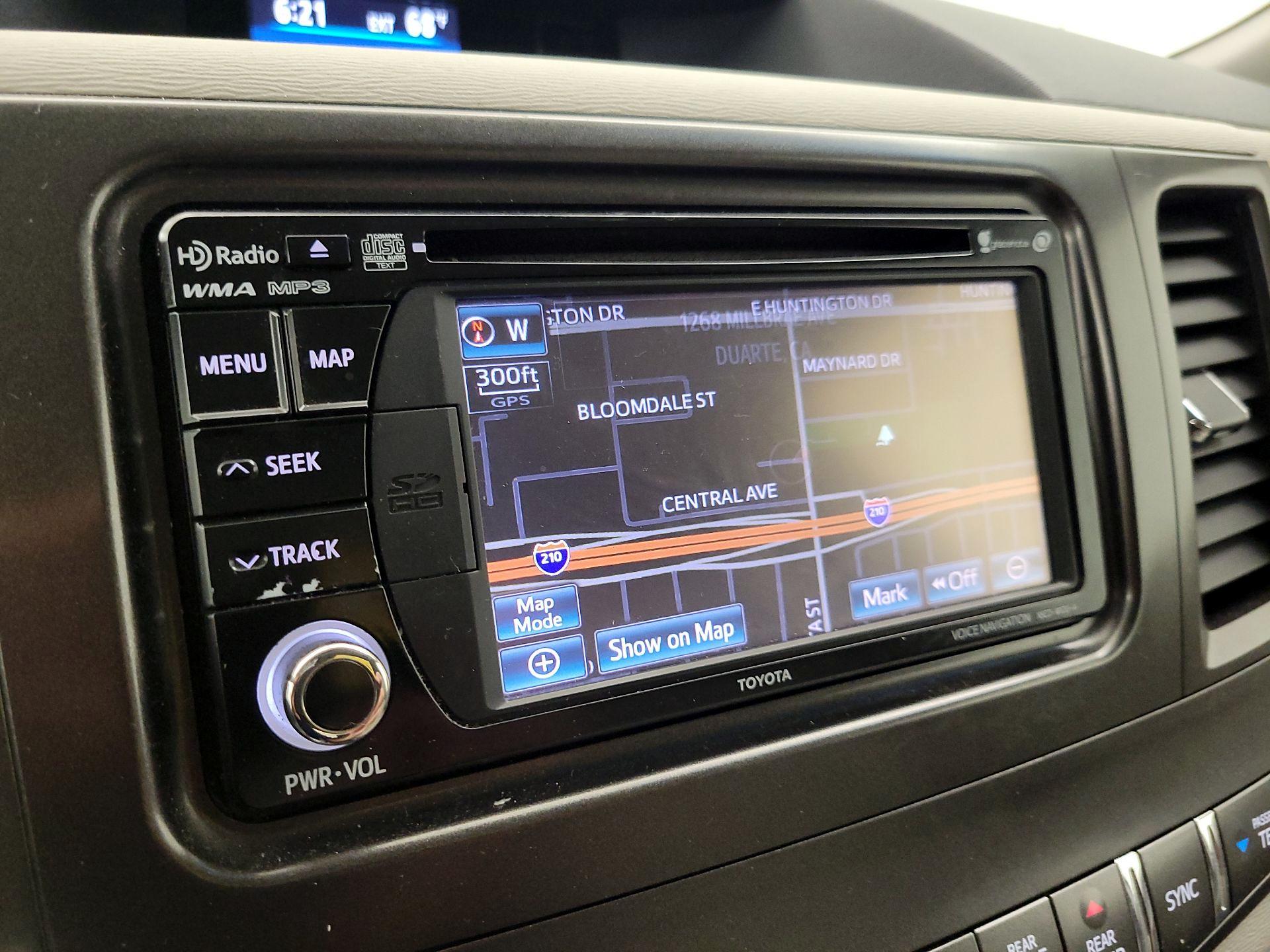 Thumbnail: 2014 Toyota Sienna - 14