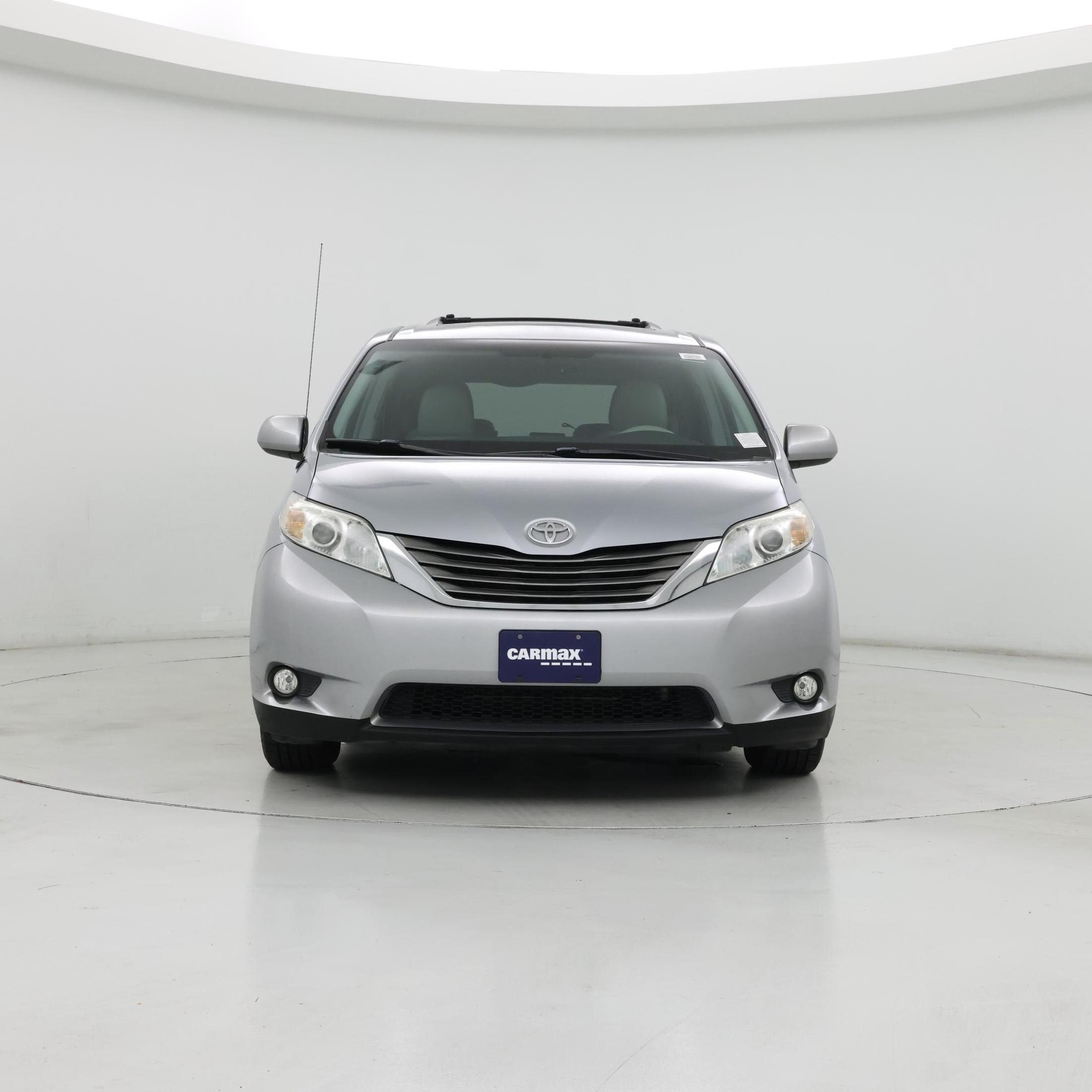 Thumbnail: 2014 Toyota Sienna - 5