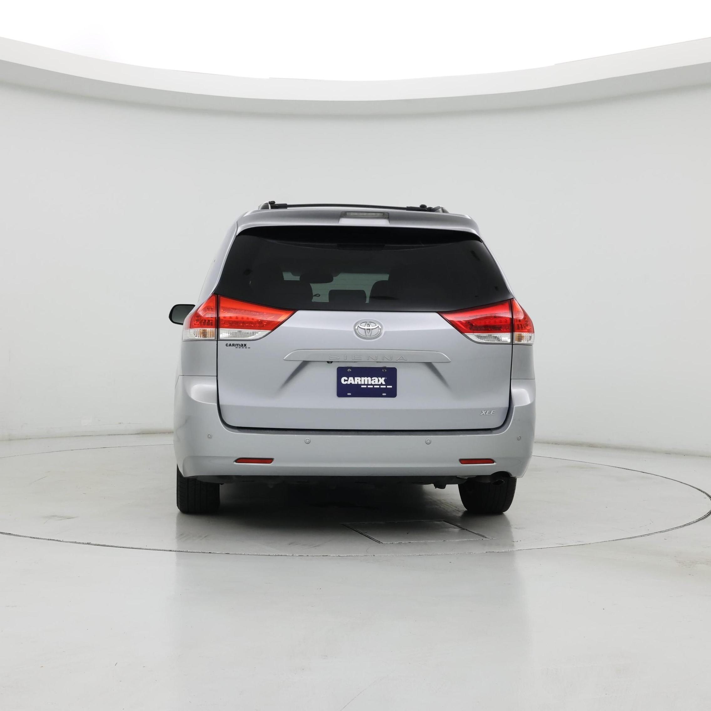 Thumbnail: 2014 Toyota Sienna - 6