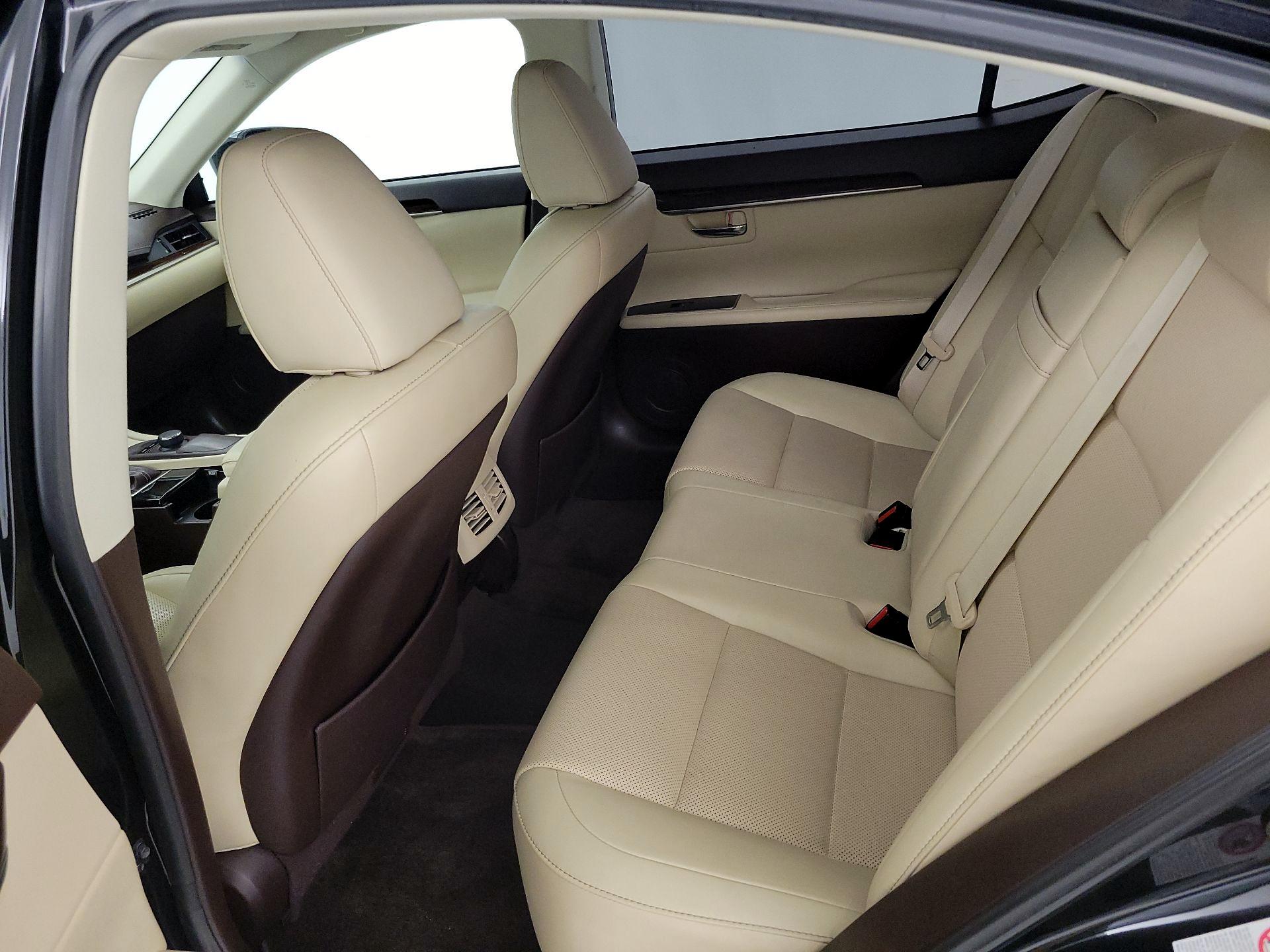 Thumbnail: 2018 Lexus ES - 20