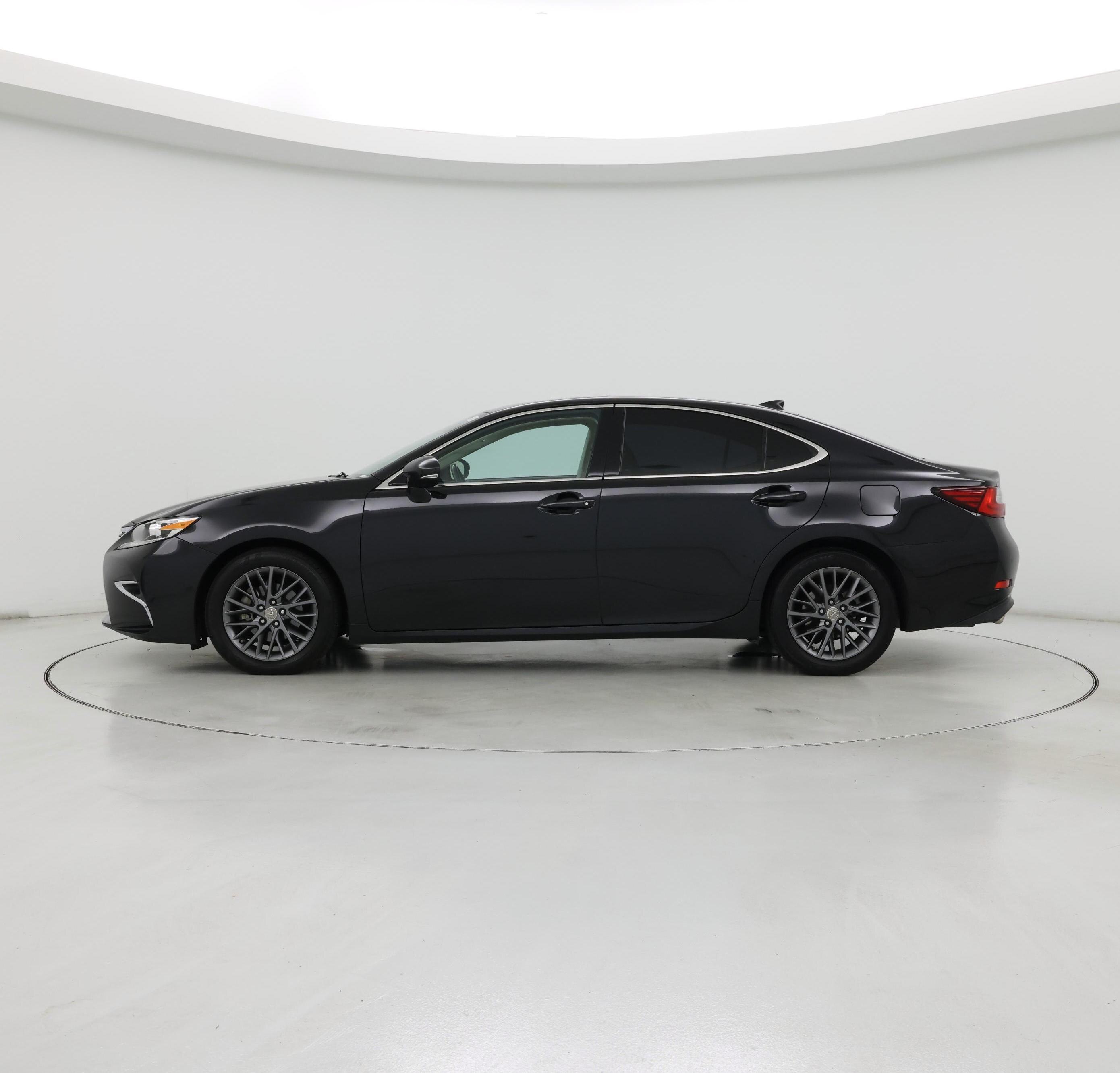 Thumbnail: 2018 Lexus ES - 3