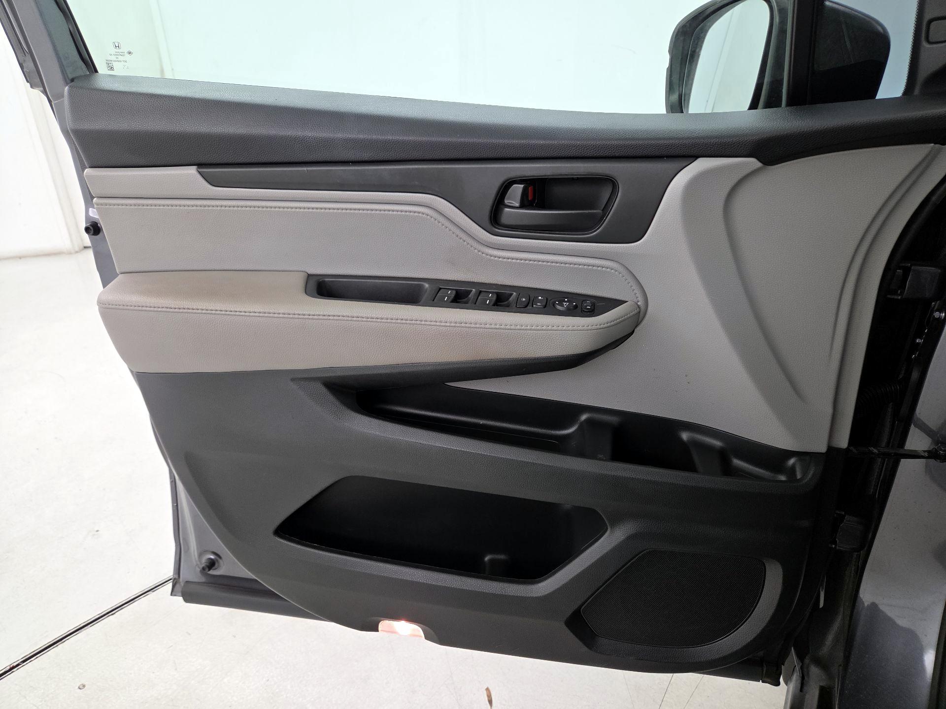 Thumbnail: 2020 Honda Odyssey - 12