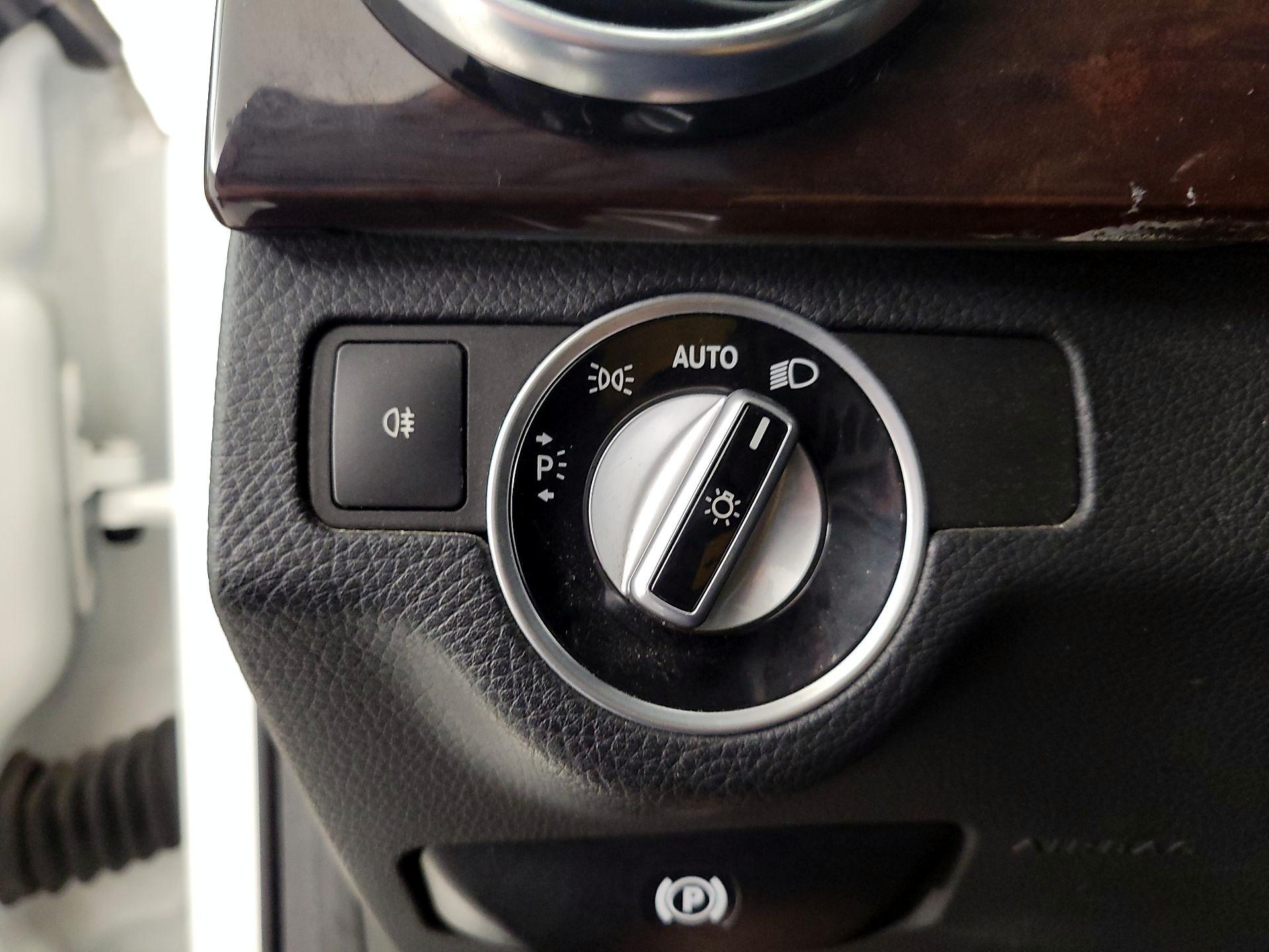 Thumbnail: 2015 Mercedes-Benz GLK - 13