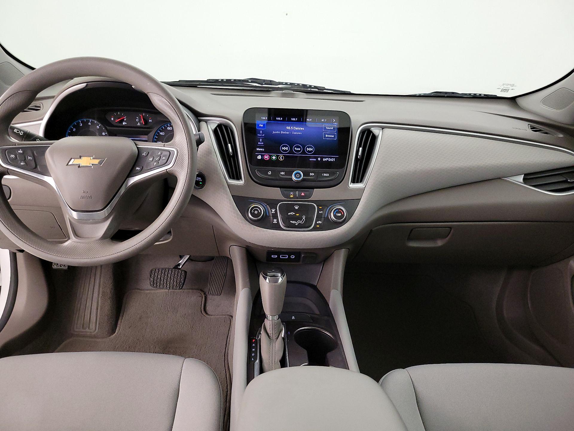 Thumbnail: 2020 Chevrolet Malibu - 9