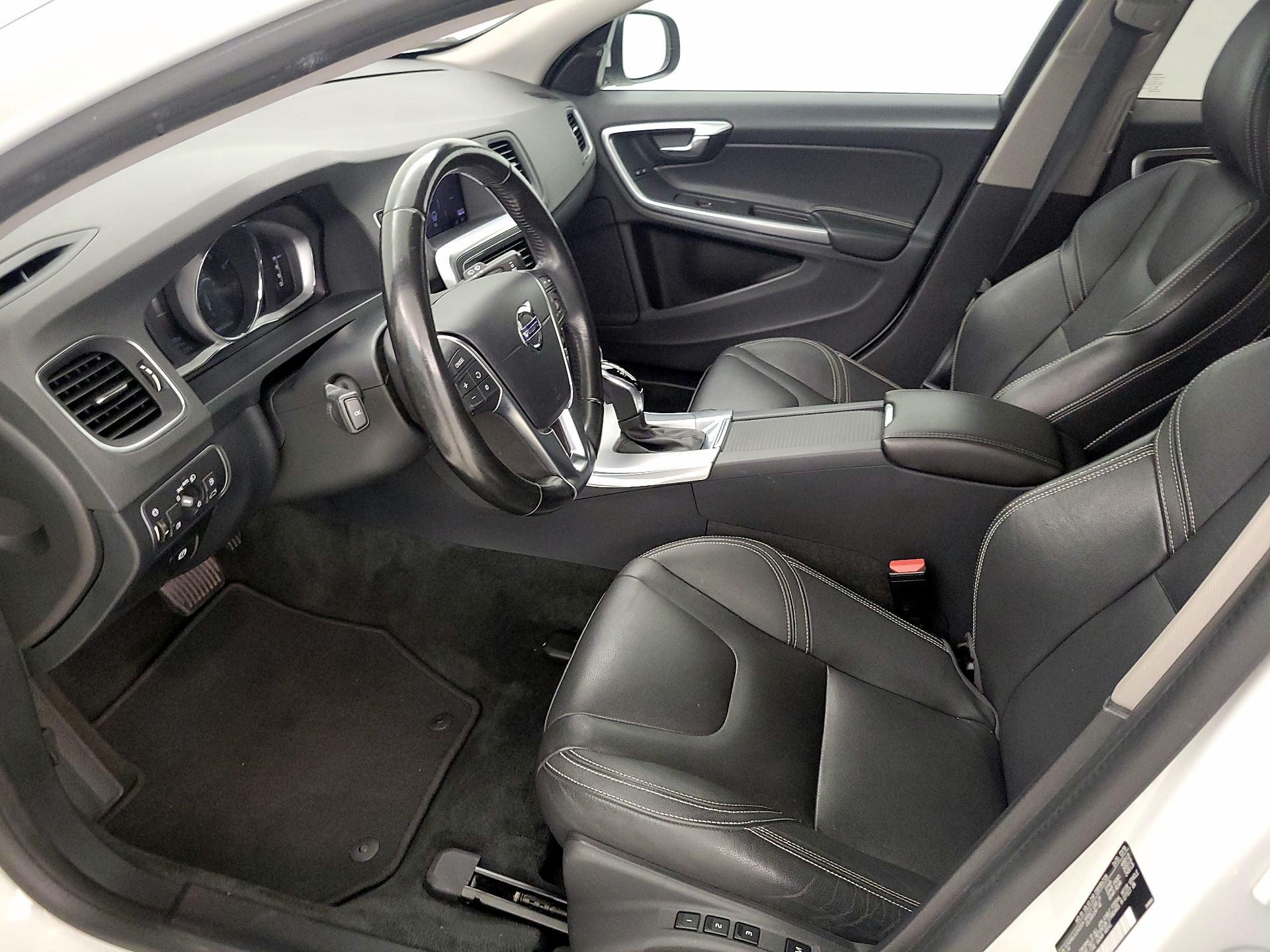 Thumbnail: 2018 Volvo V60 - 11