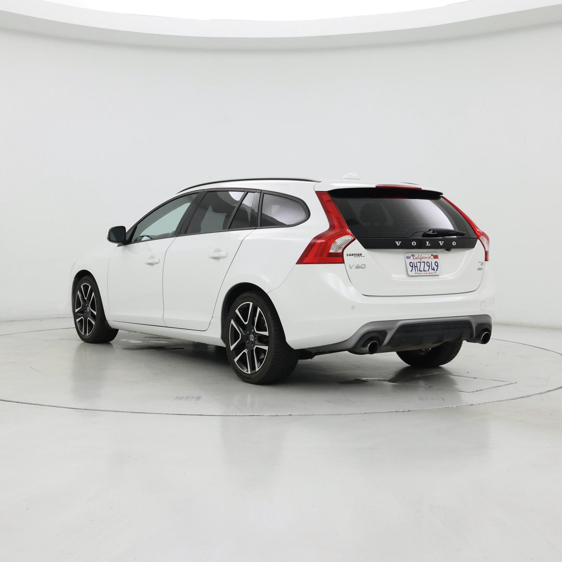 Thumbnail: 2018 Volvo V60 - 2