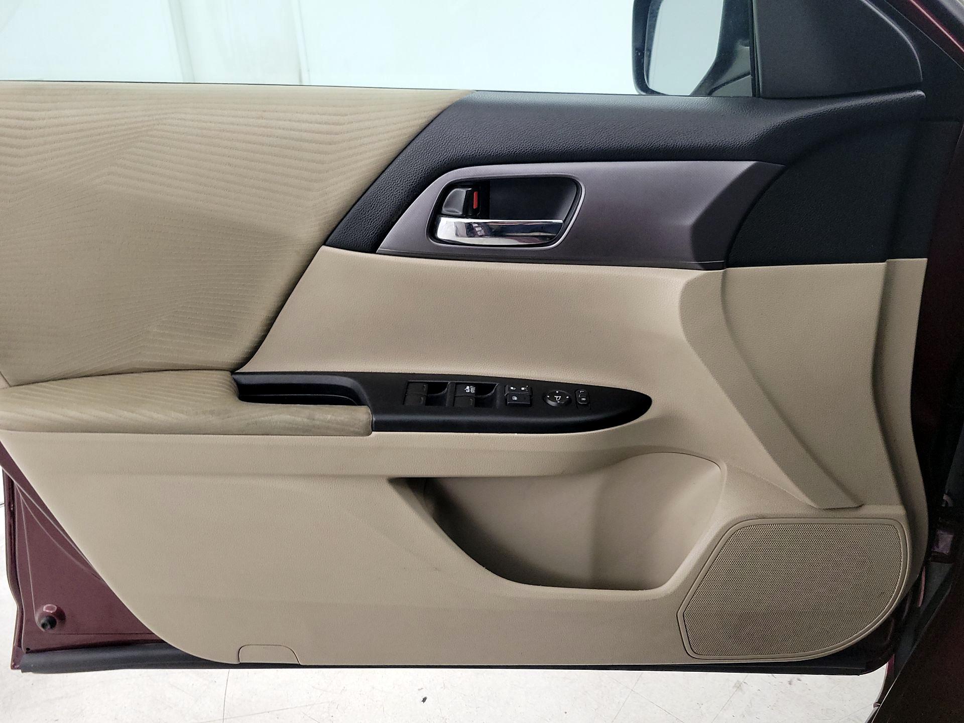 Thumbnail: 2015 Honda Accord - 12