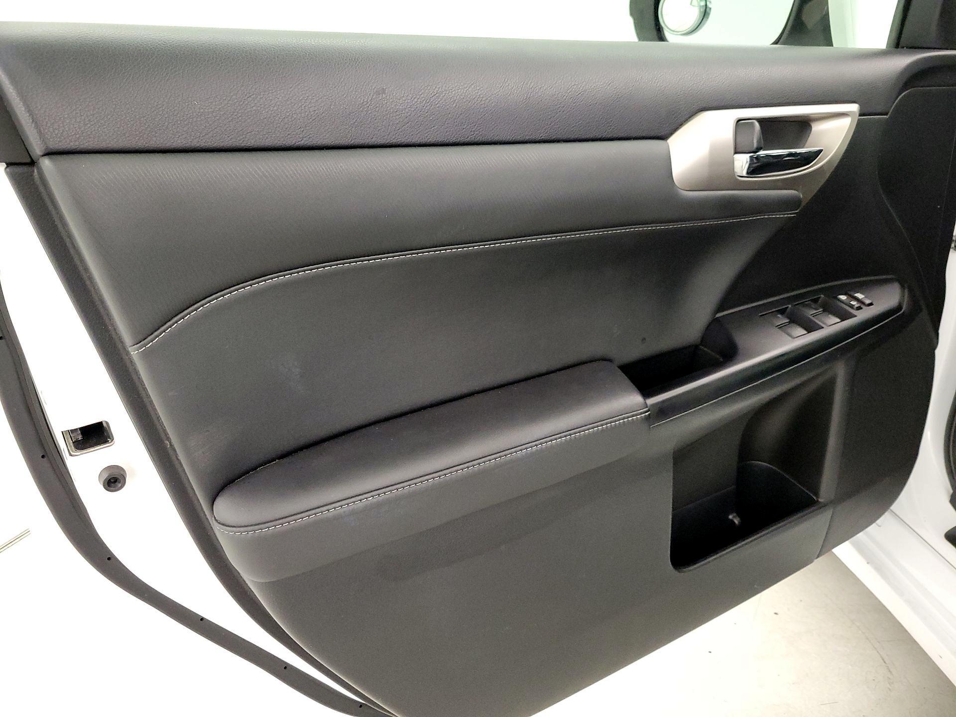 Thumbnail: 2015 Lexus CT - 12
