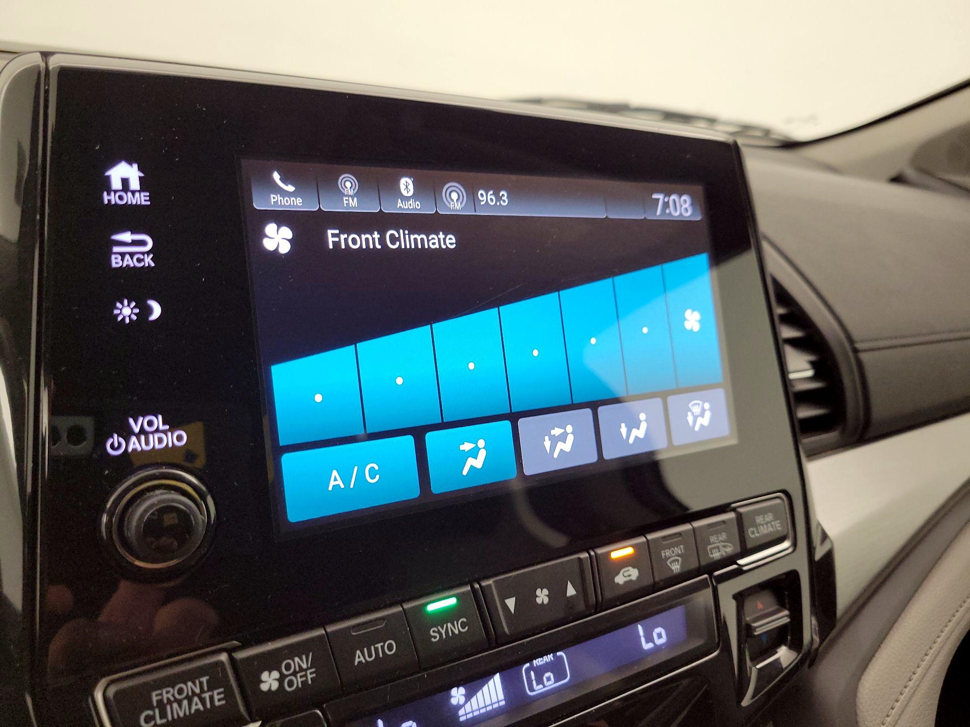 Thumbnail: 2019 Honda Odyssey - 16