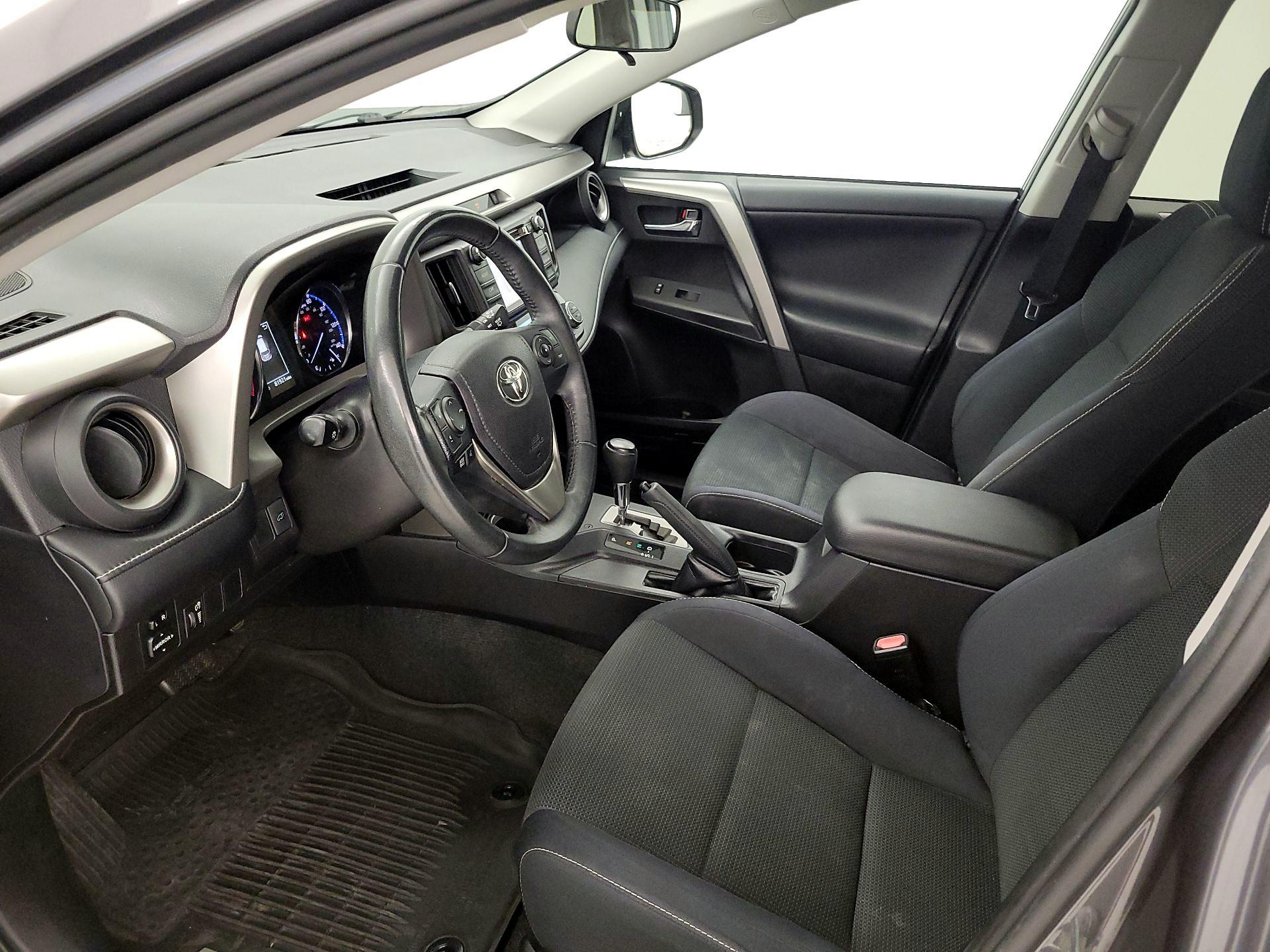 Thumbnail: 2016 Toyota RAV4 - 11