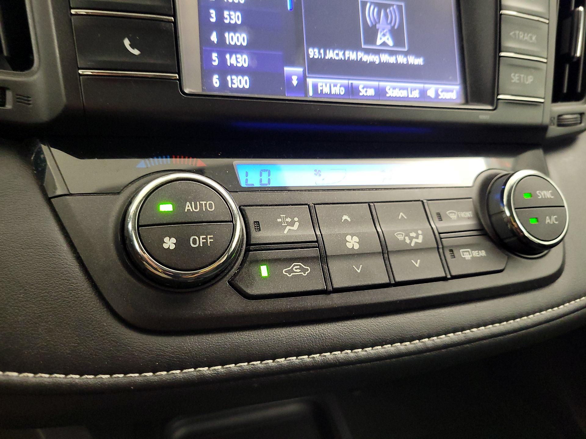 Thumbnail: 2016 Toyota RAV4 - 16