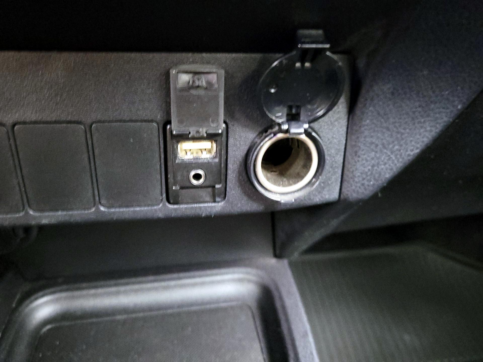 Thumbnail: 2016 Toyota RAV4 - 18