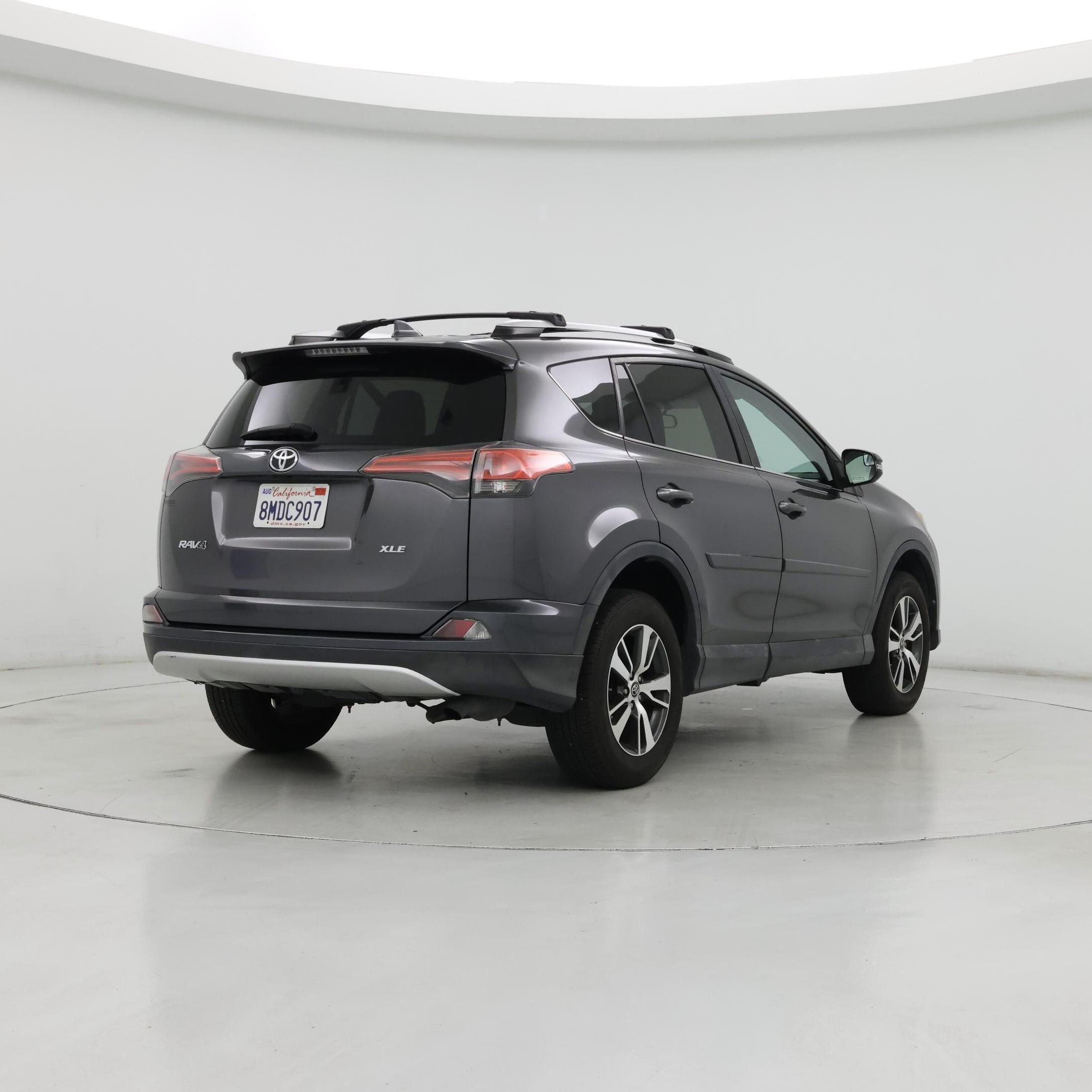 Thumbnail: 2016 Toyota RAV4 - 8