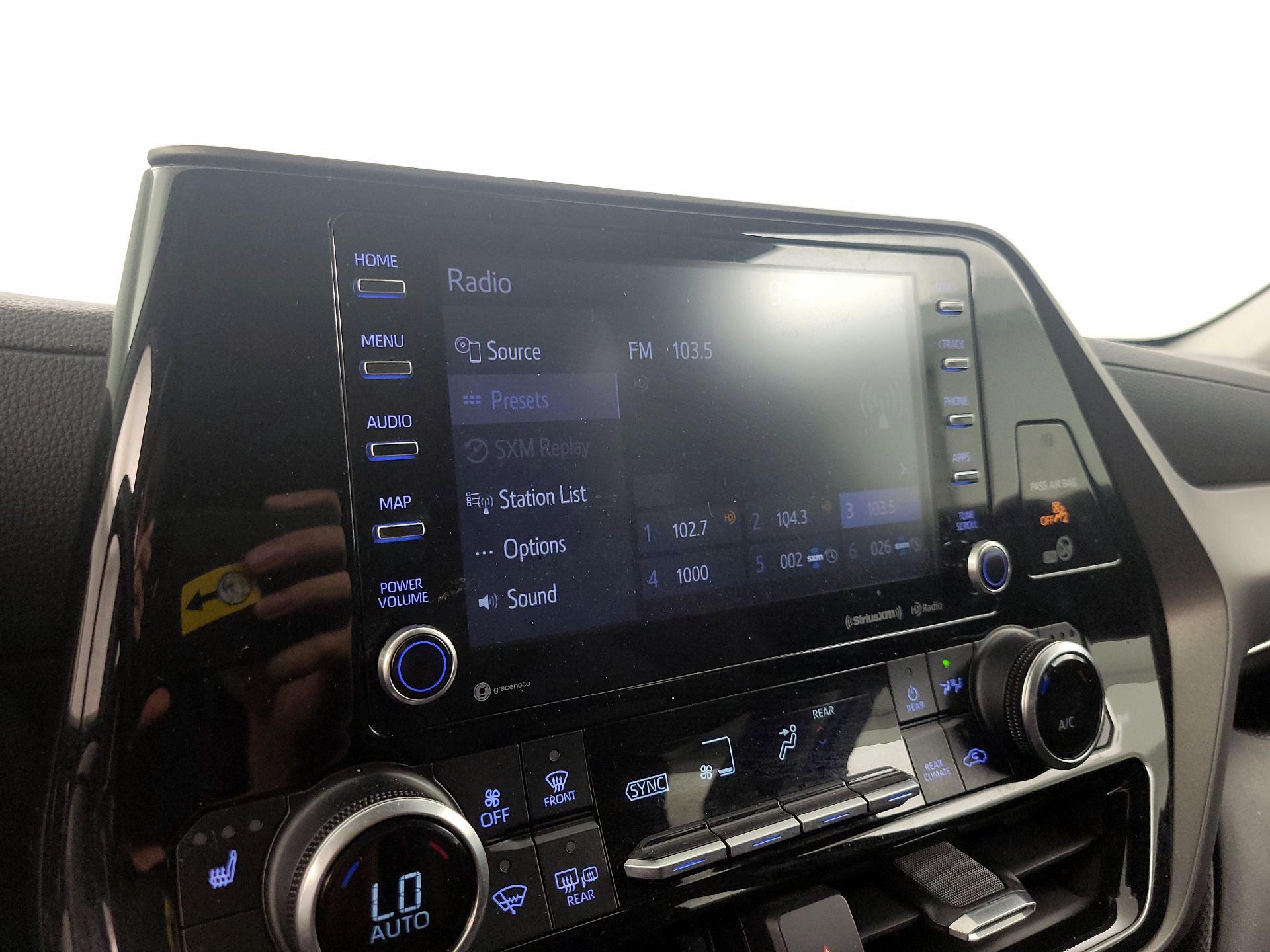 Thumbnail: 2021 Toyota Highlander - 15