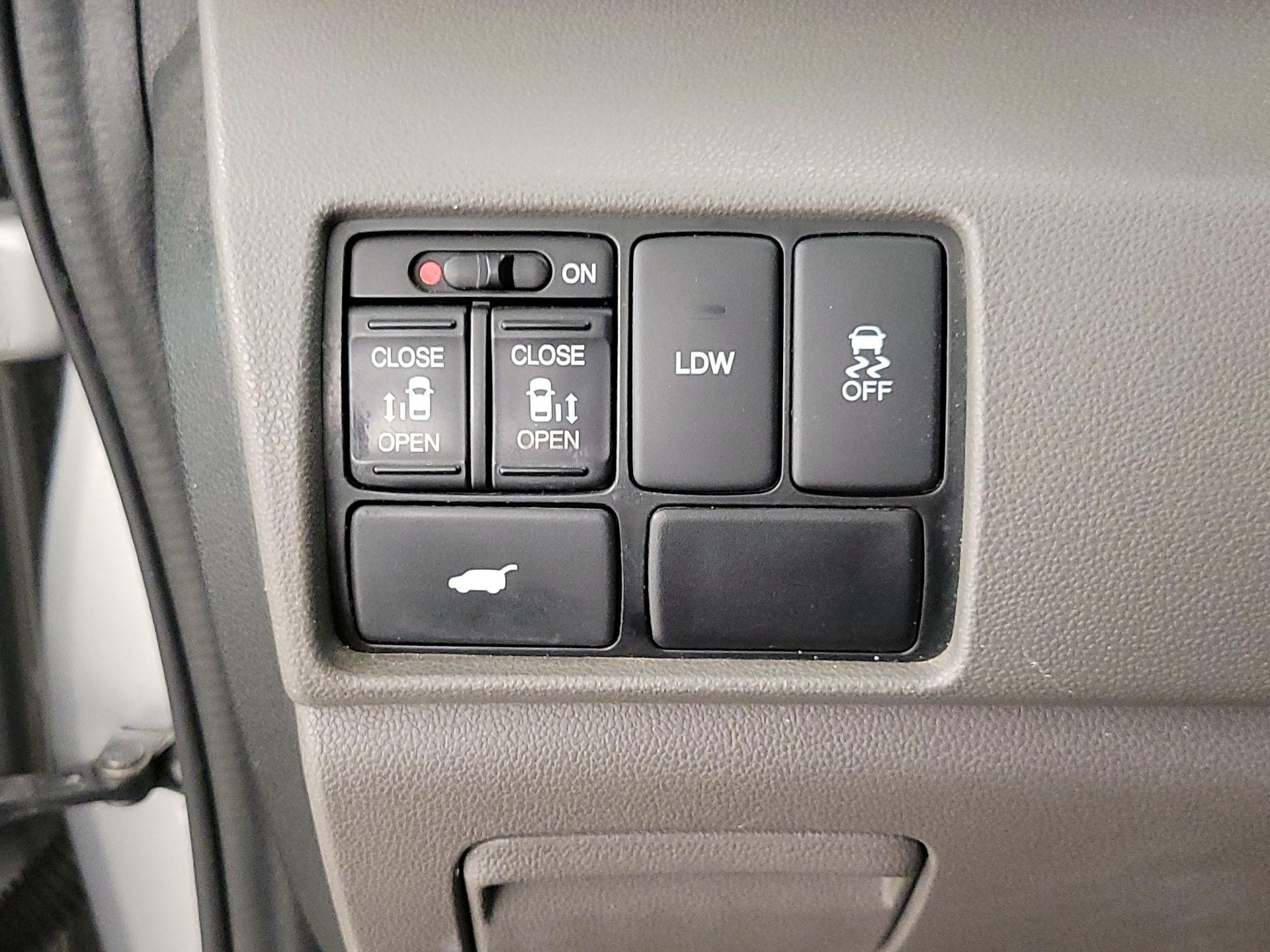 Thumbnail: 2014 Honda Odyssey - 13