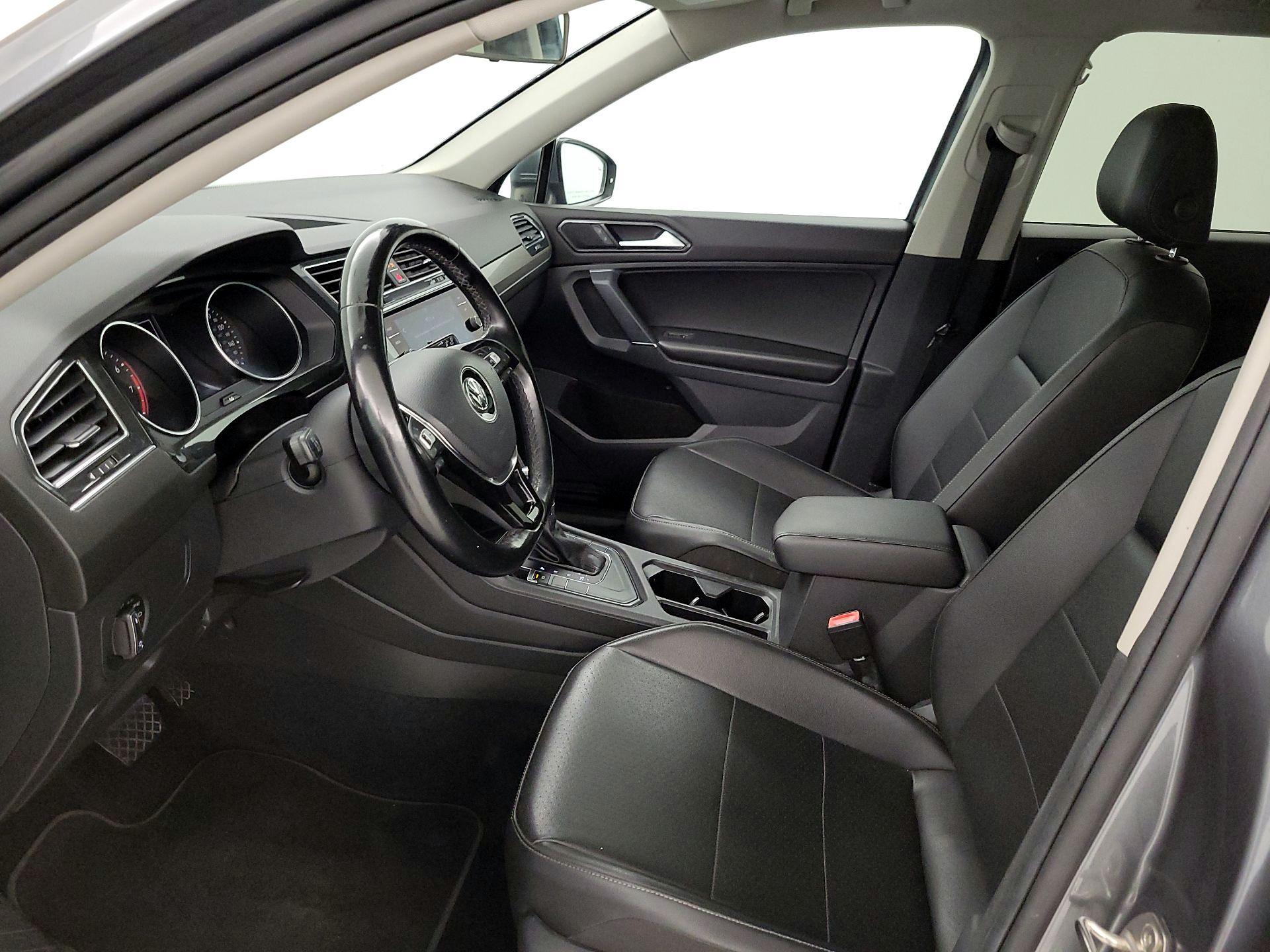 Thumbnail: 2018 Volkswagen Tiguan - 11