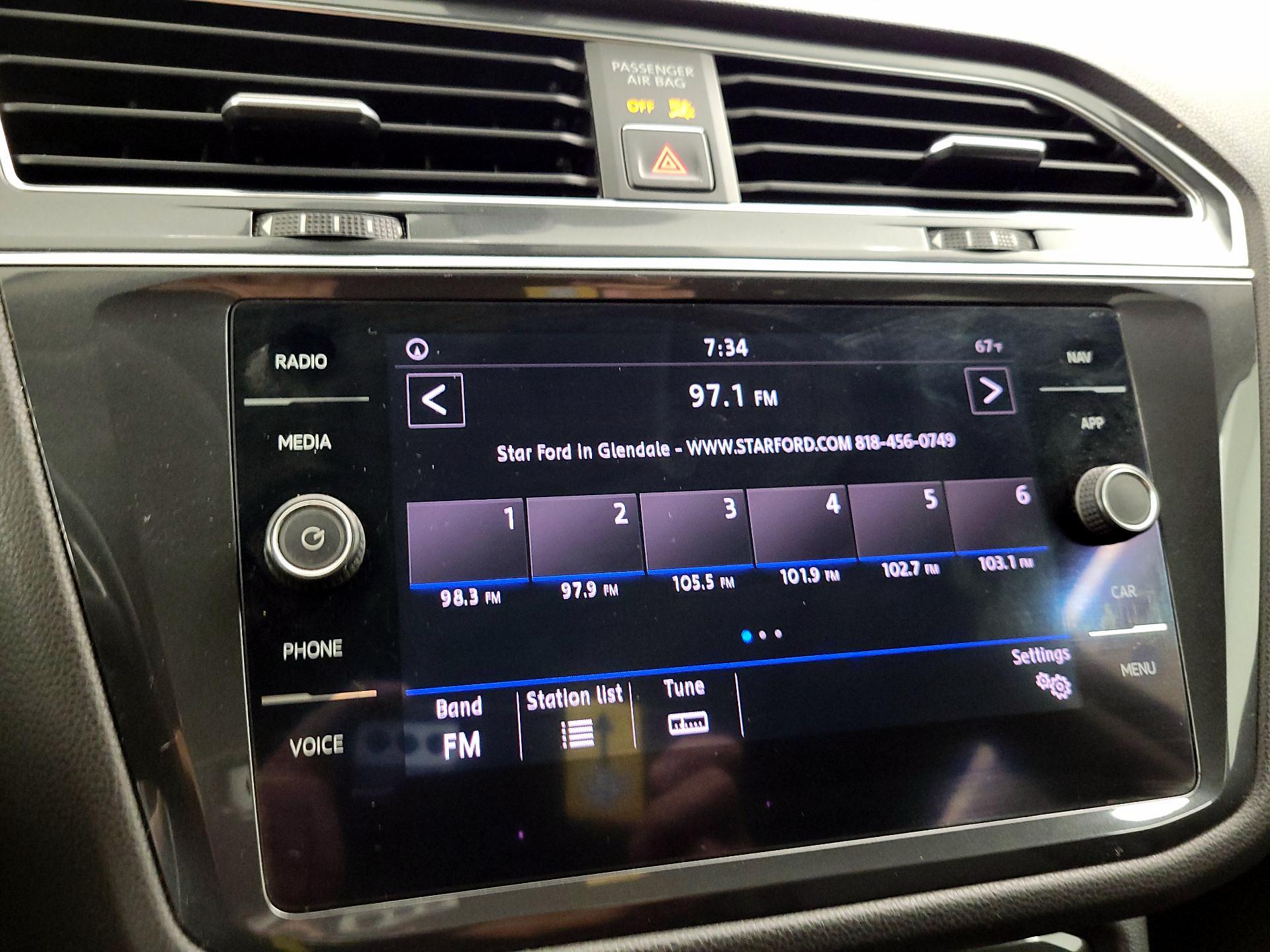 Thumbnail: 2018 Volkswagen Tiguan - 15