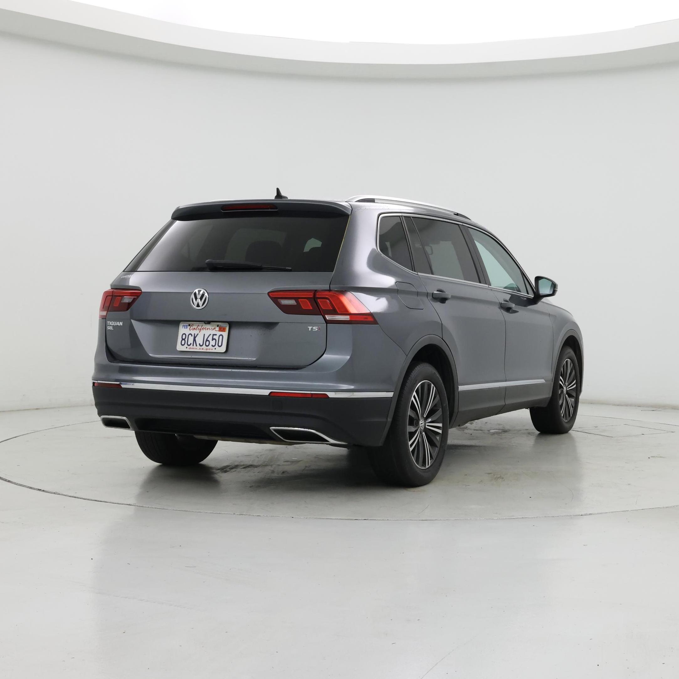 Thumbnail: 2018 Volkswagen Tiguan - 8