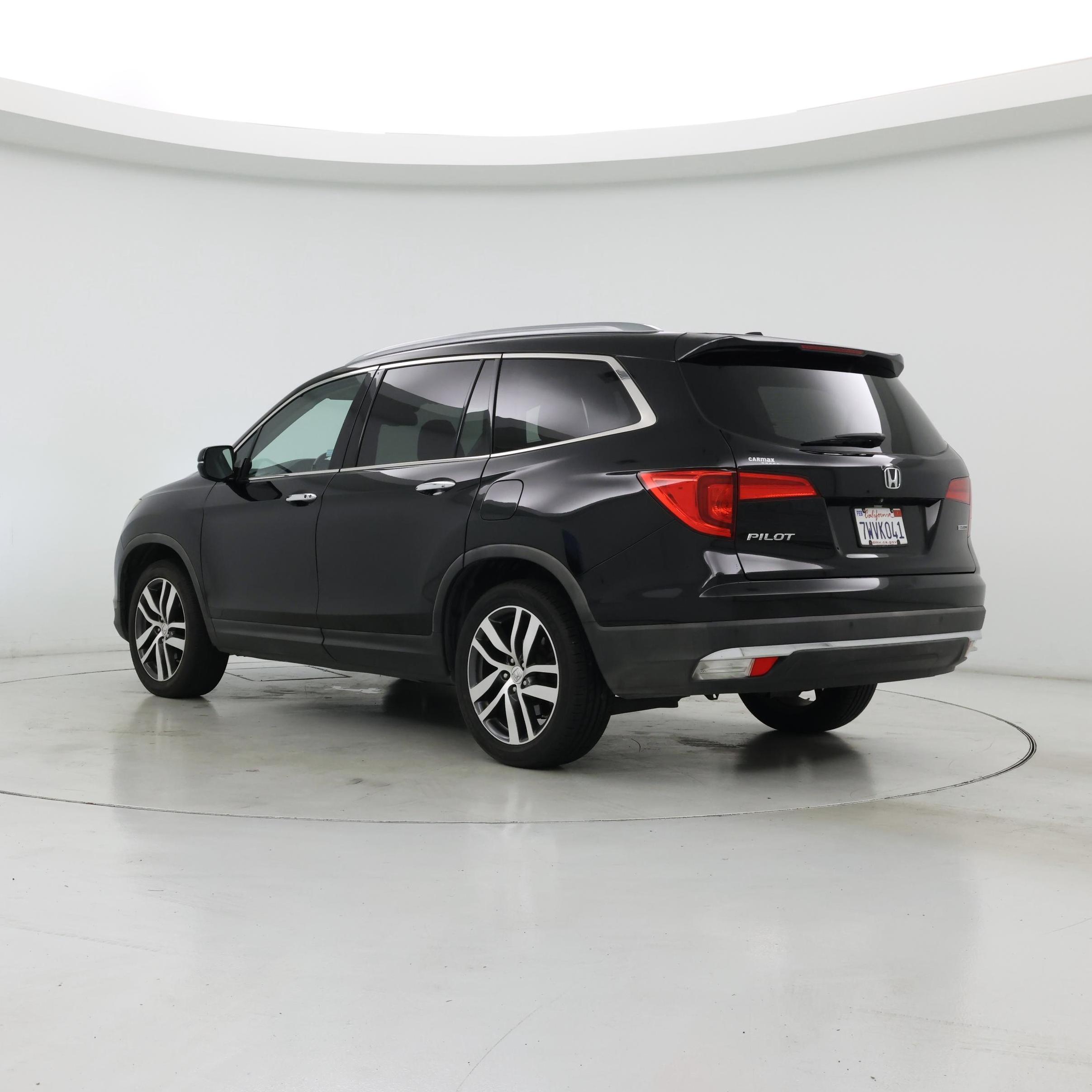 Thumbnail: 2017 Honda Pilot - 2