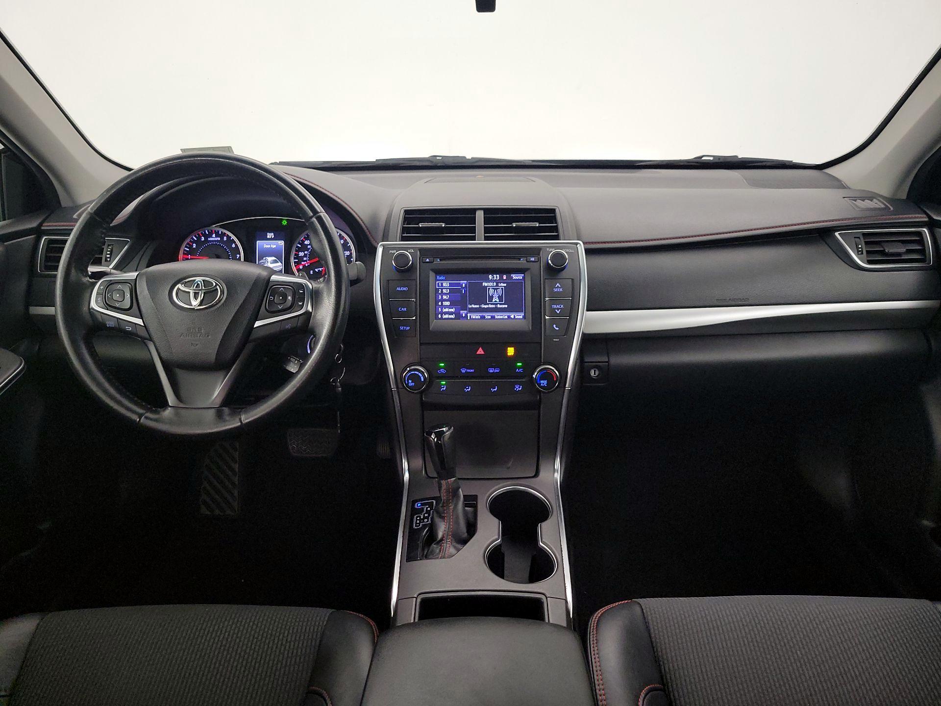 Thumbnail: 2017 Toyota Camry - 9